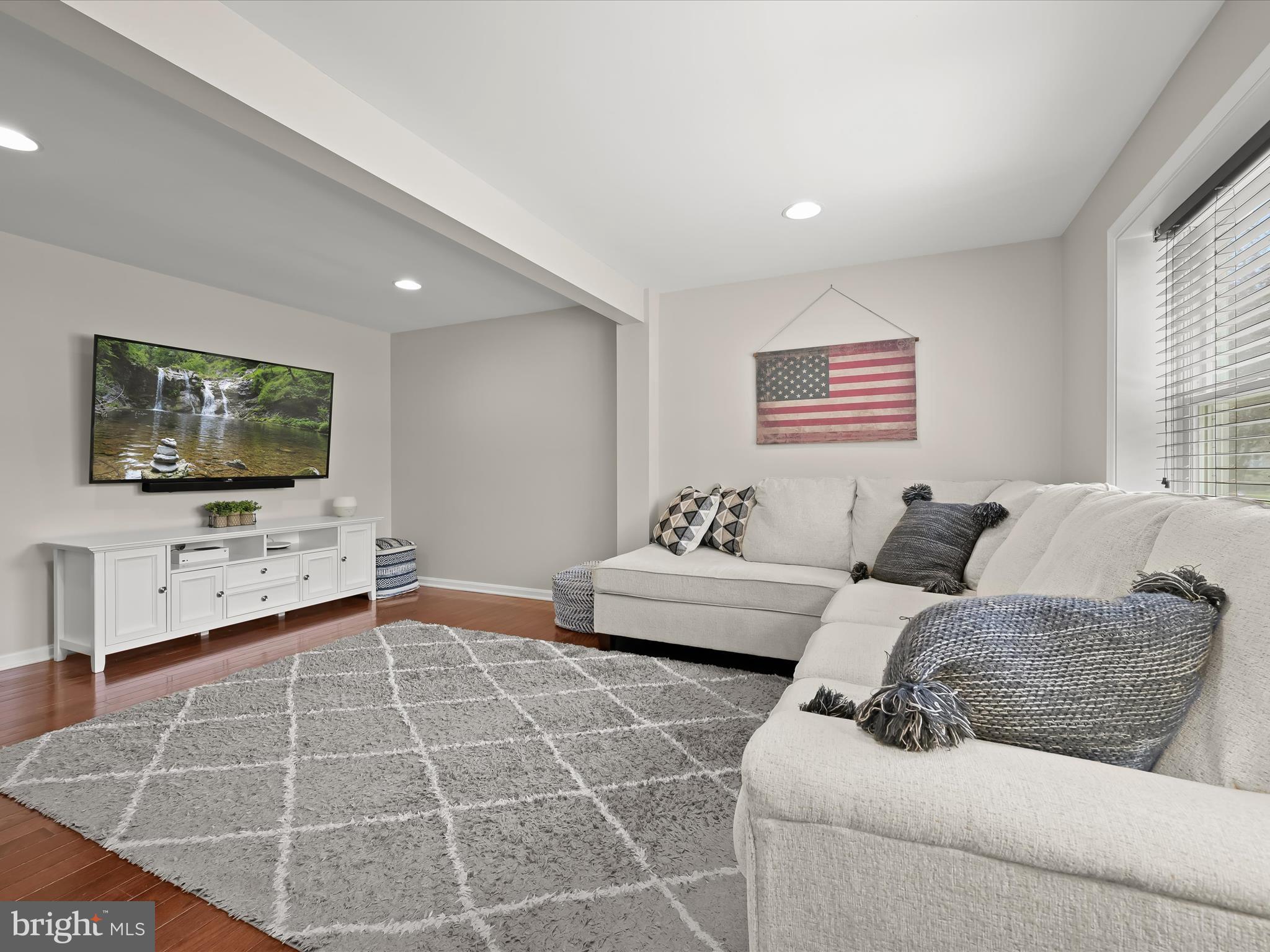 8189 MOUNTAIN ESTATE COURT