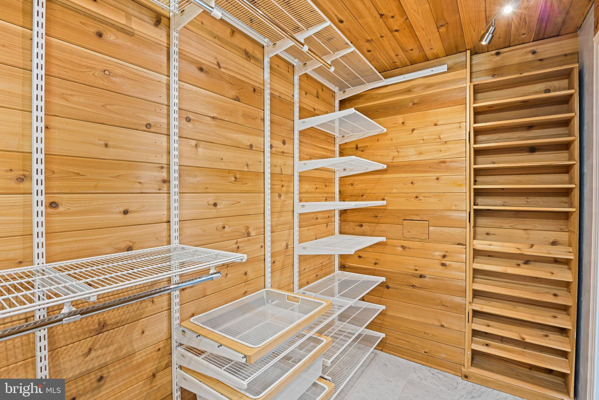 CHANTILLY HIGHLANDS - Residential Lease