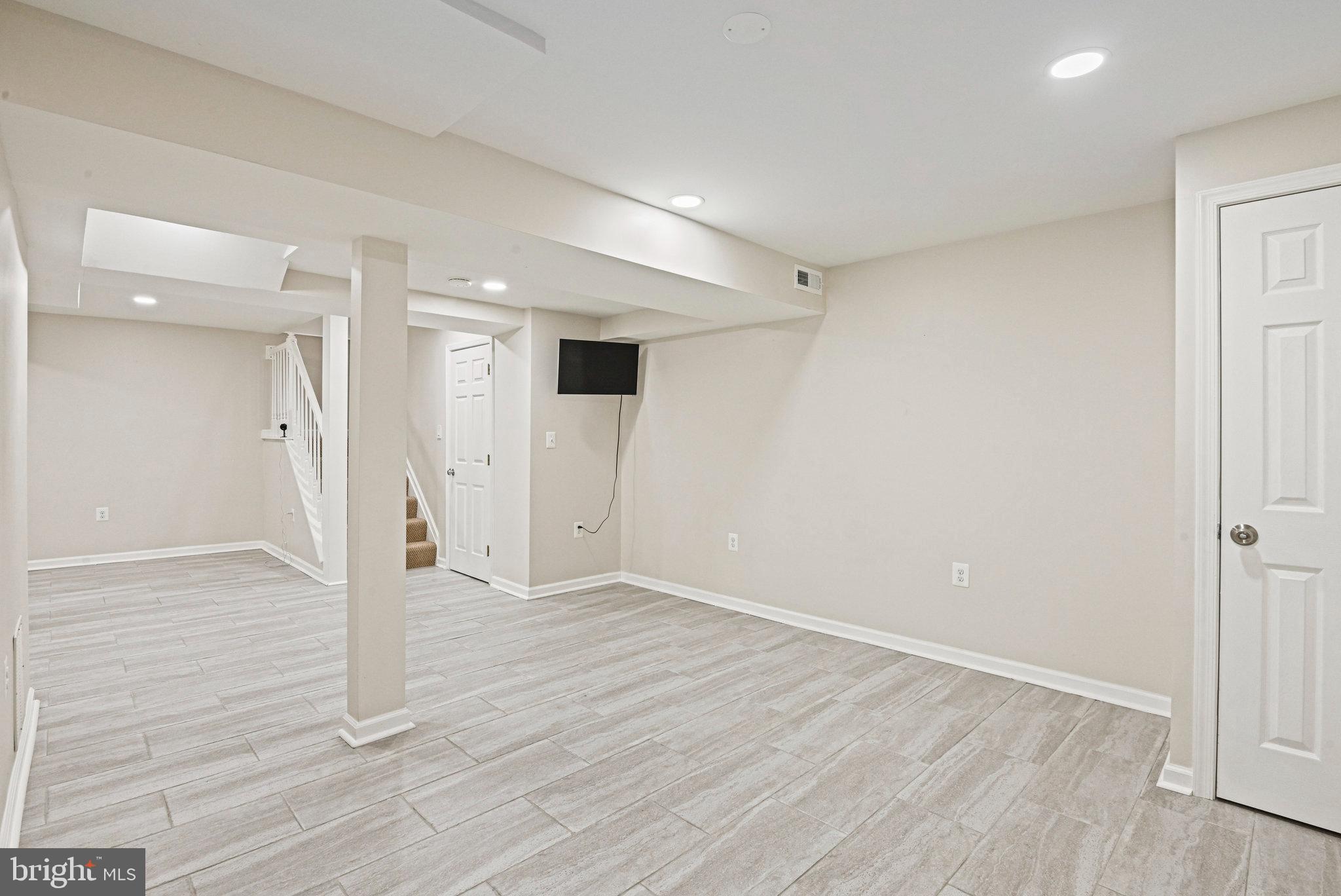 CHANTILLY HIGHLANDS - Residential Lease