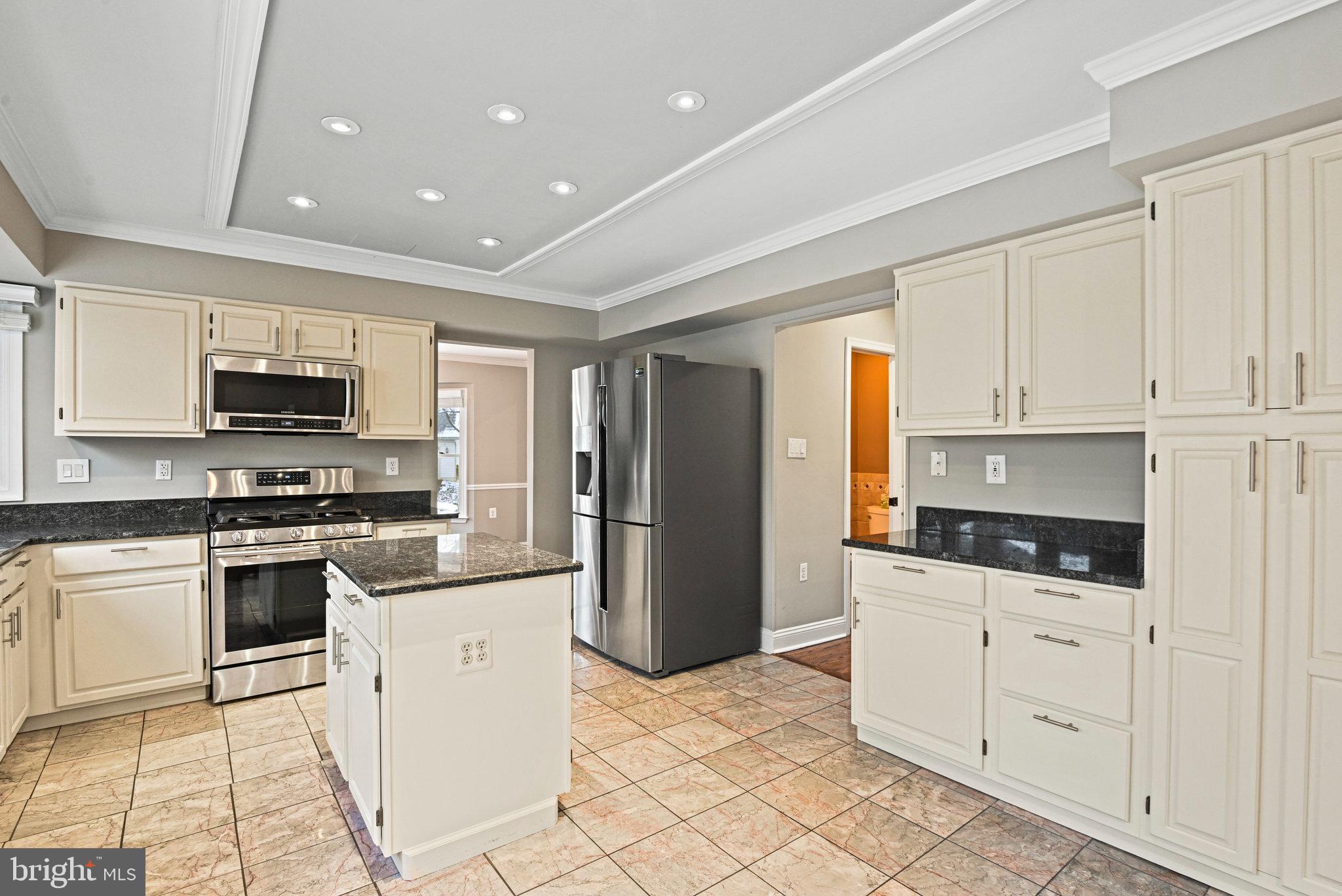 CHANTILLY HIGHLANDS - Residential Lease