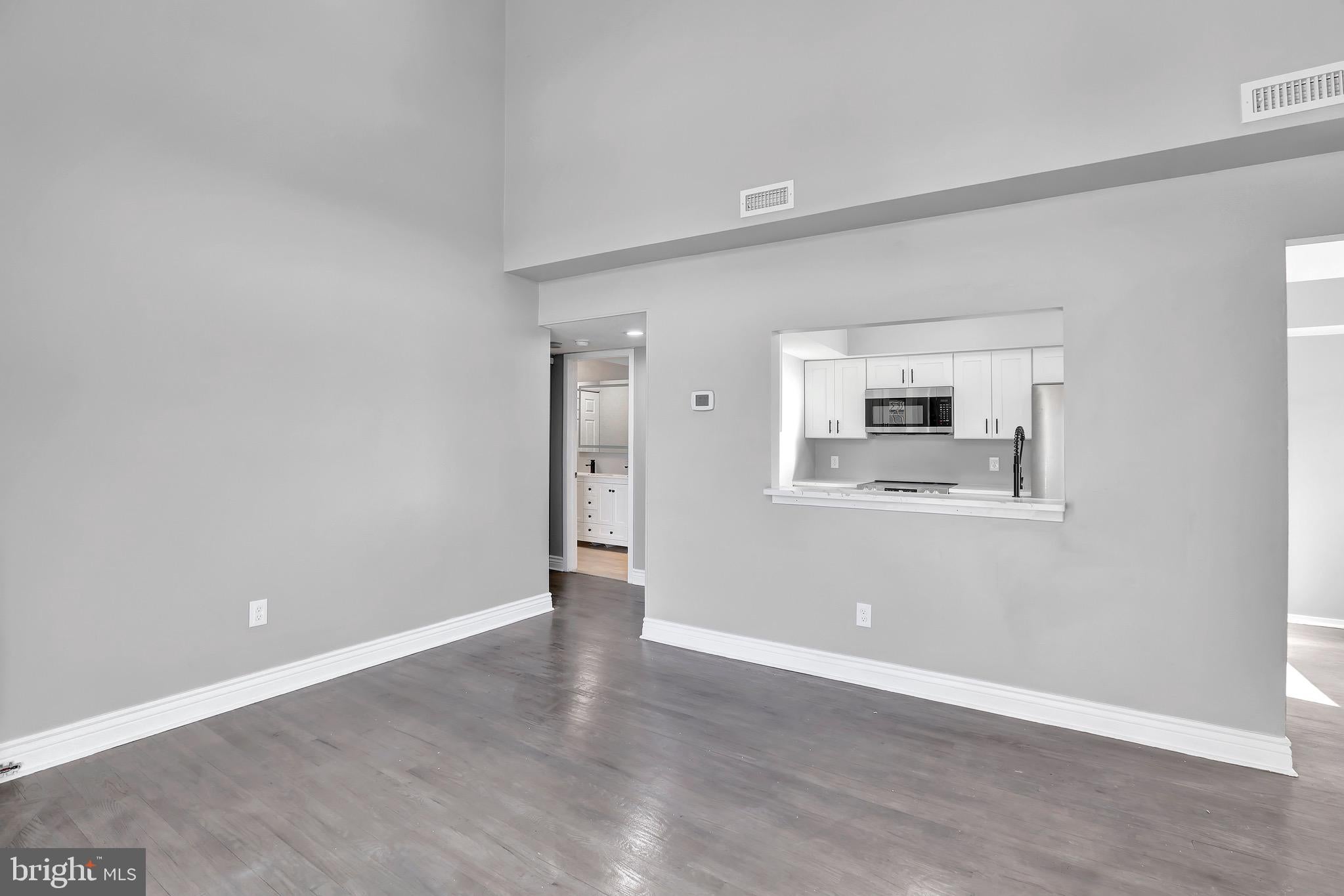 2106 SANDRA ROAD