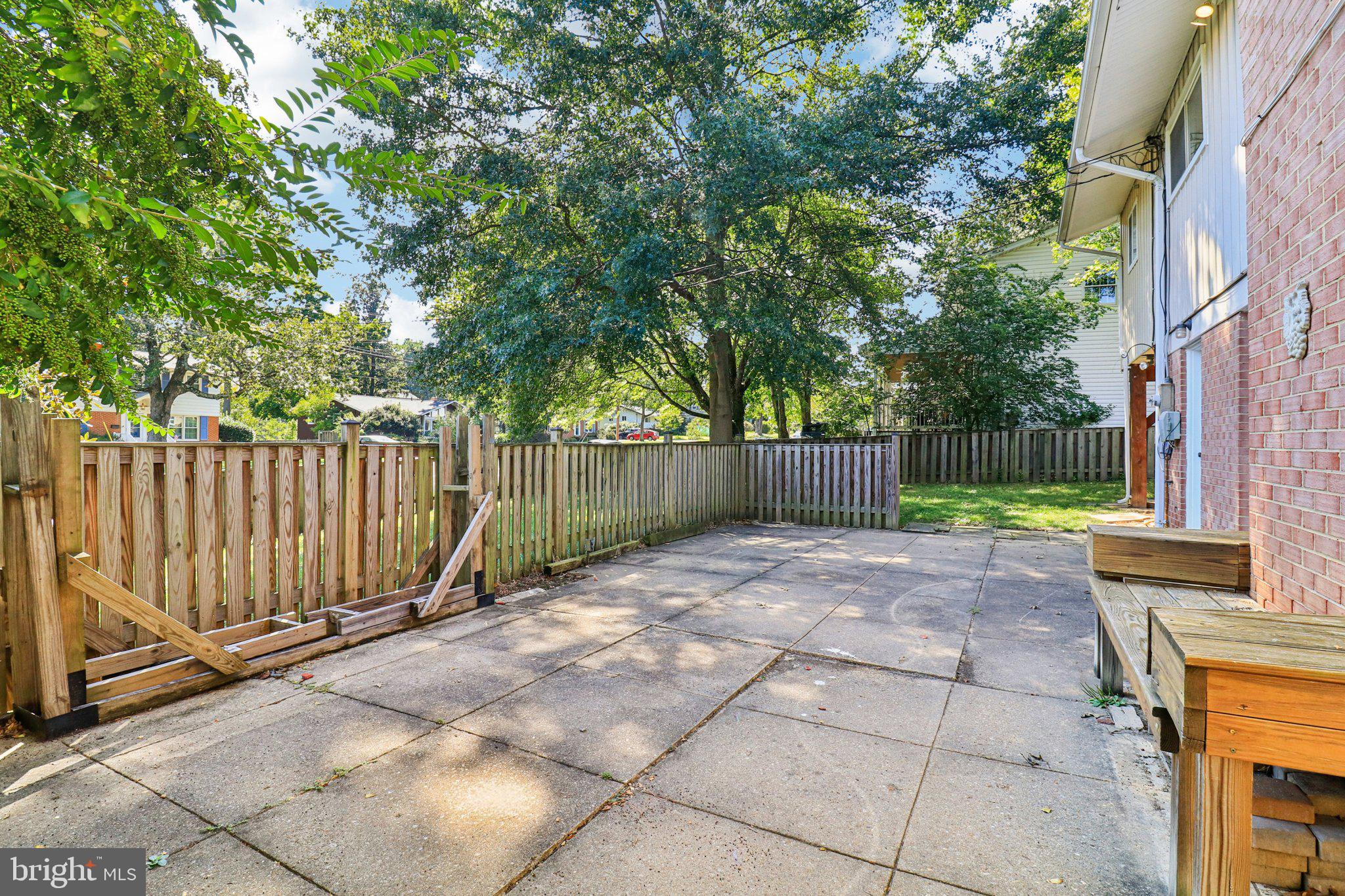 DUNN LORING WOODS - Residential