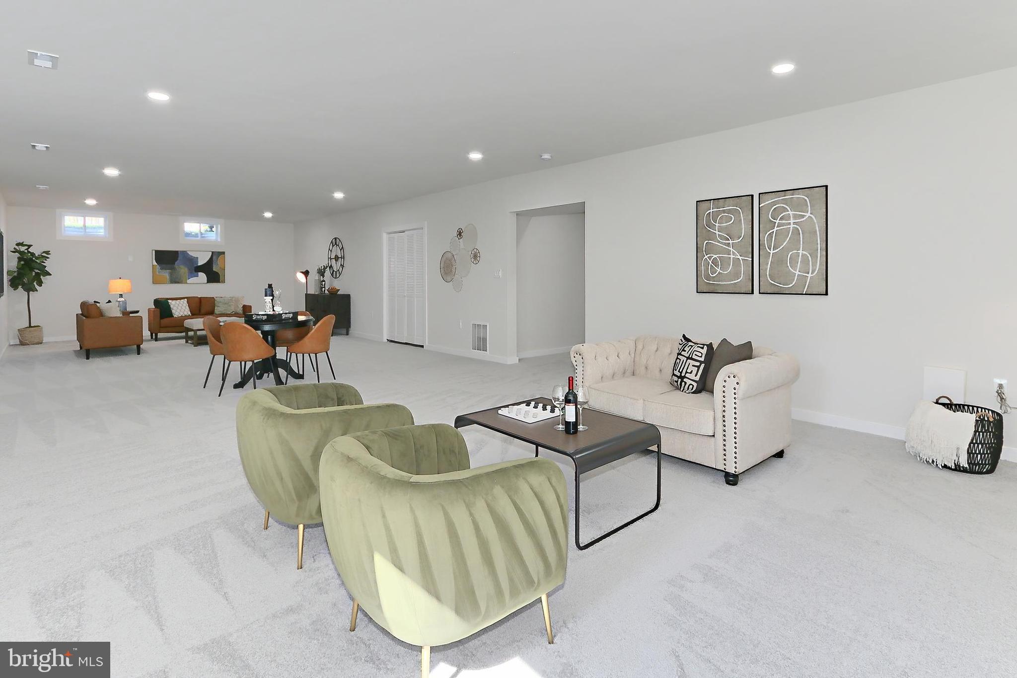 NEAR FALLS CHURCH - Residential