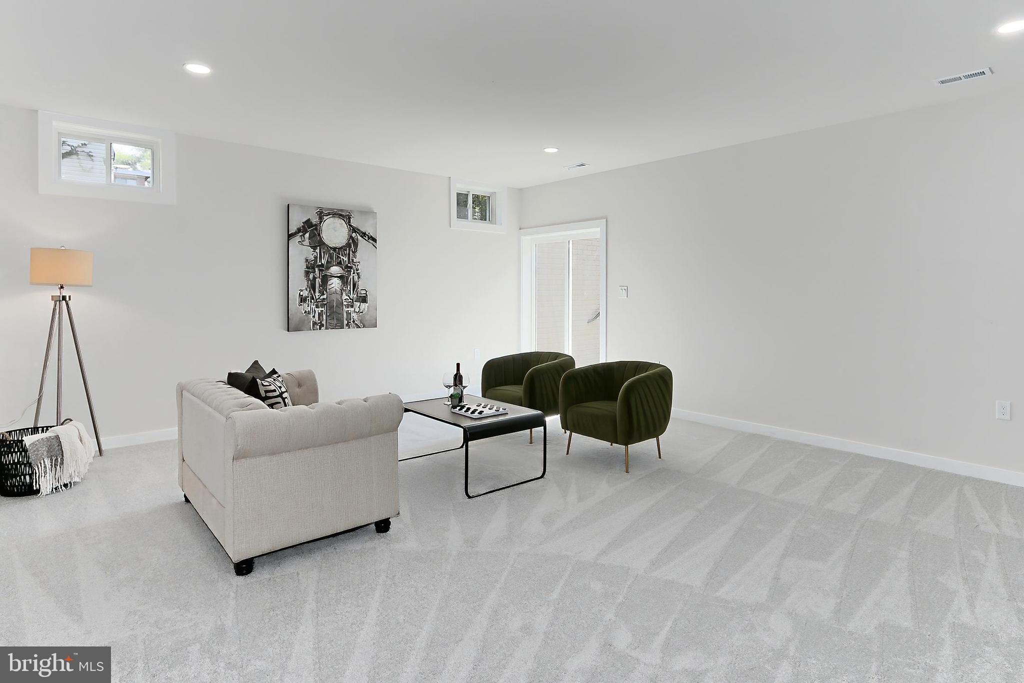 NEAR FALLS CHURCH - Residential