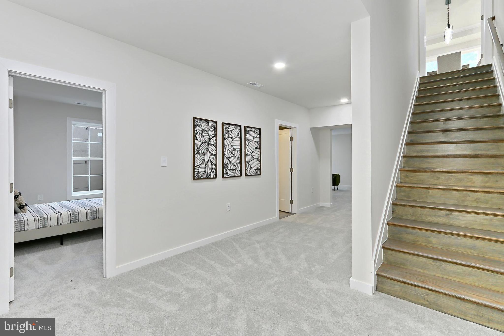 NEAR FALLS CHURCH - Residential