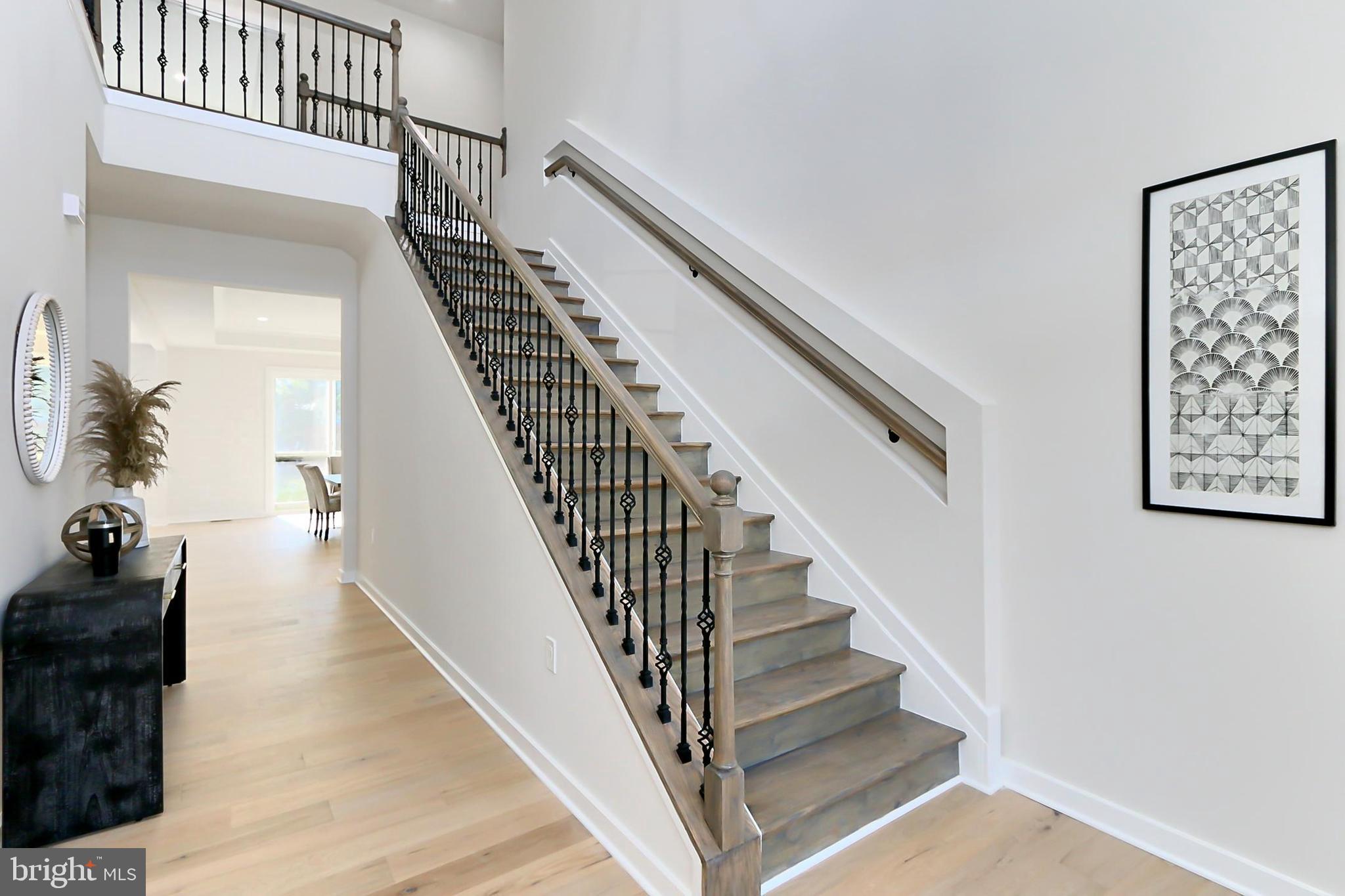 NEAR FALLS CHURCH - Residential