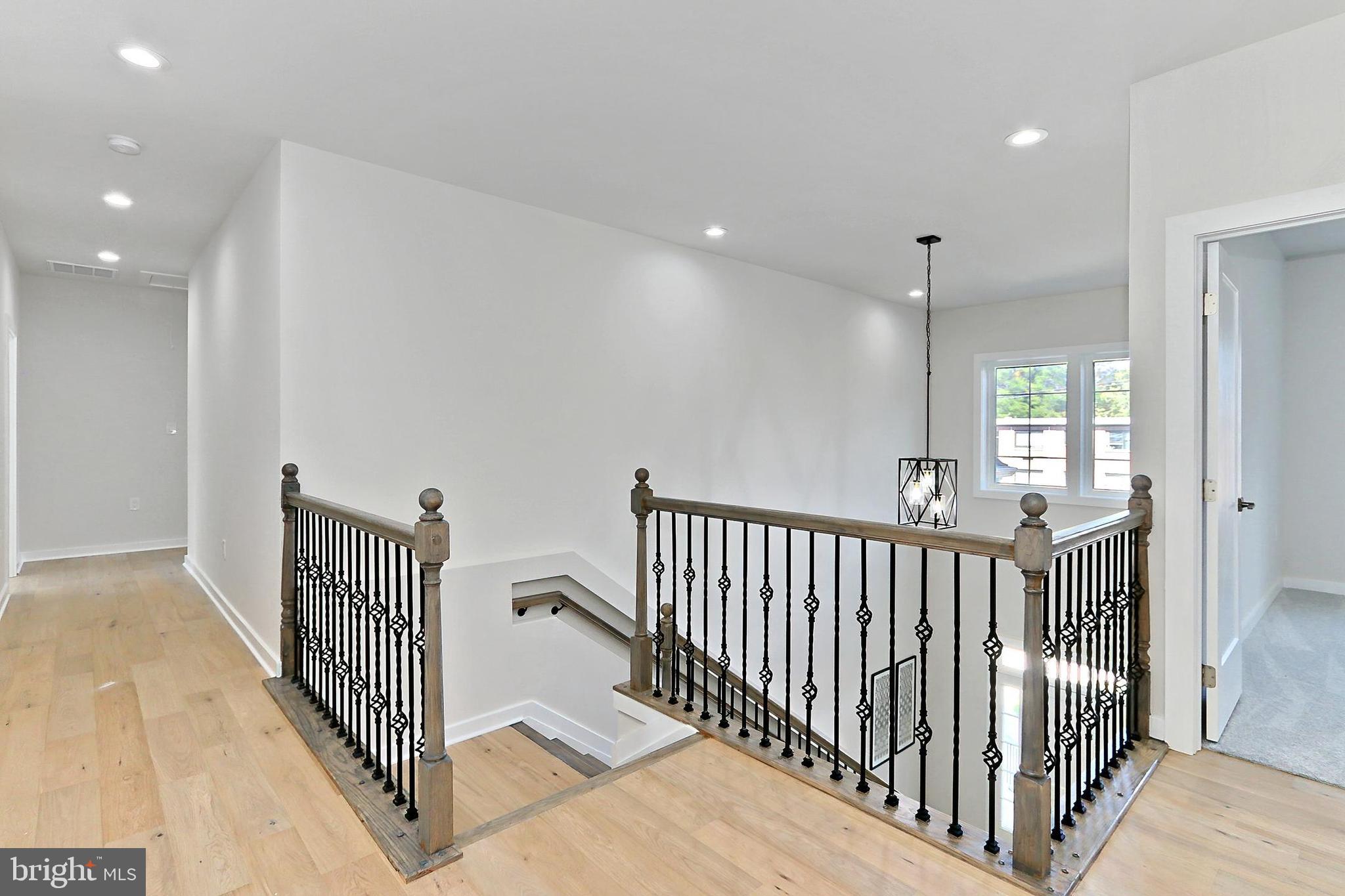 NEAR FALLS CHURCH - Residential