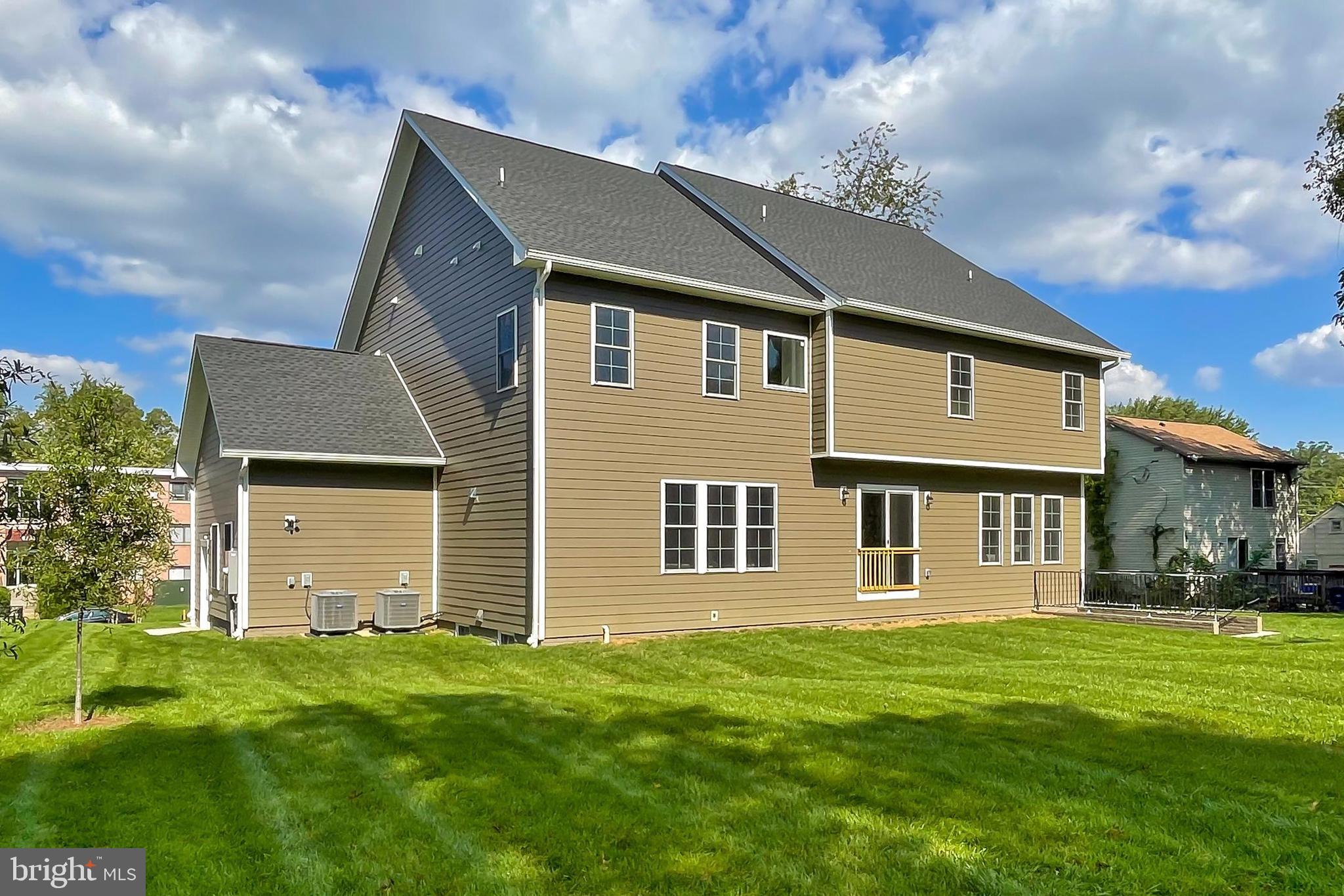 NEAR FALLS CHURCH - Residential