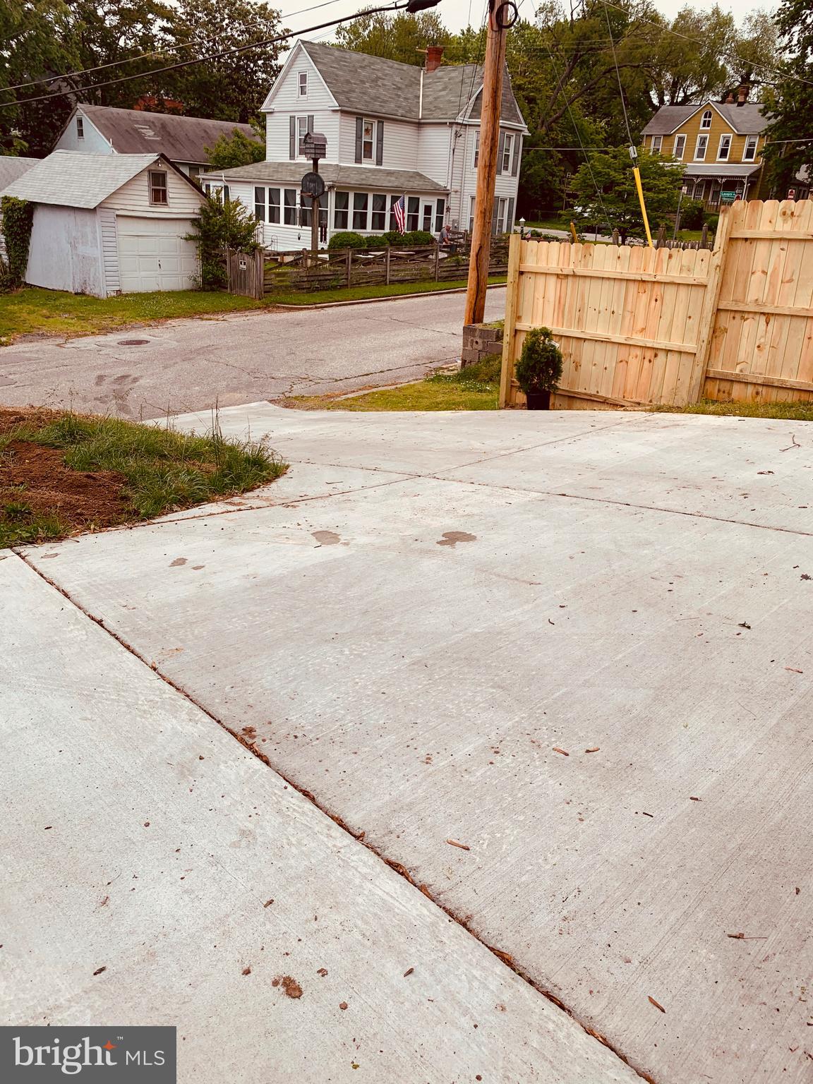 LANDSDOWNE - Residential Income