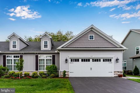 Townhouse For Sale - 5545 Mendenhall Drive<br/> Cumberland County, MECHANICSBURG, PA 17050