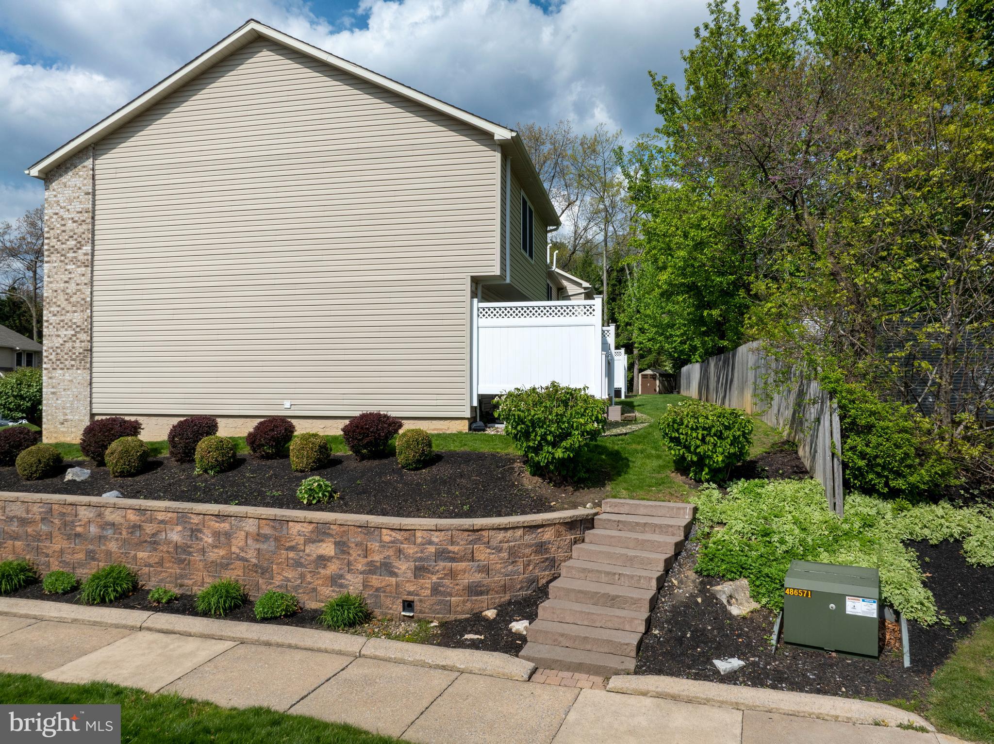 MAPLEWOOD TOWNHOUSES - Residential