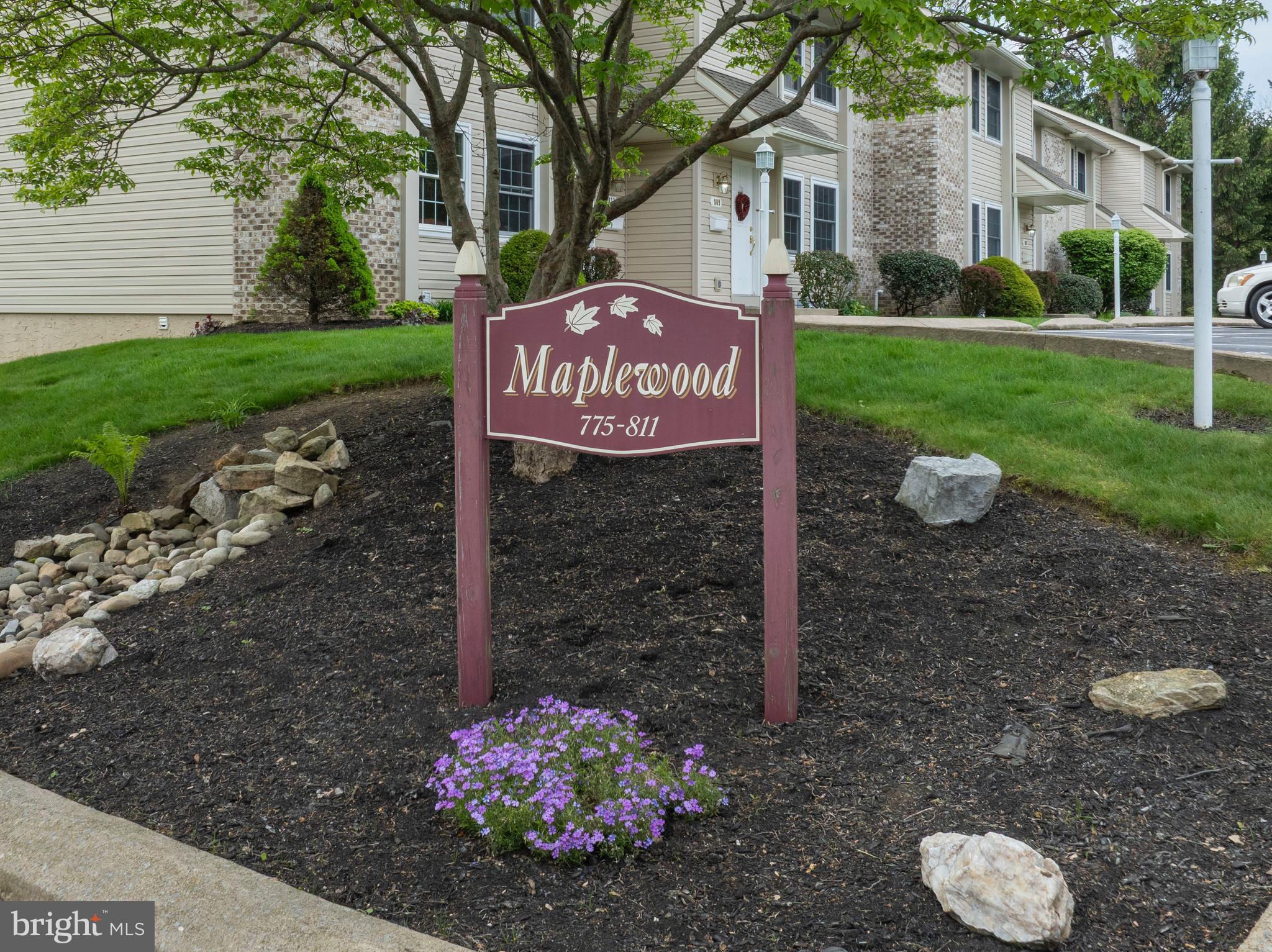 MAPLEWOOD TOWNHOUSES - Residential
