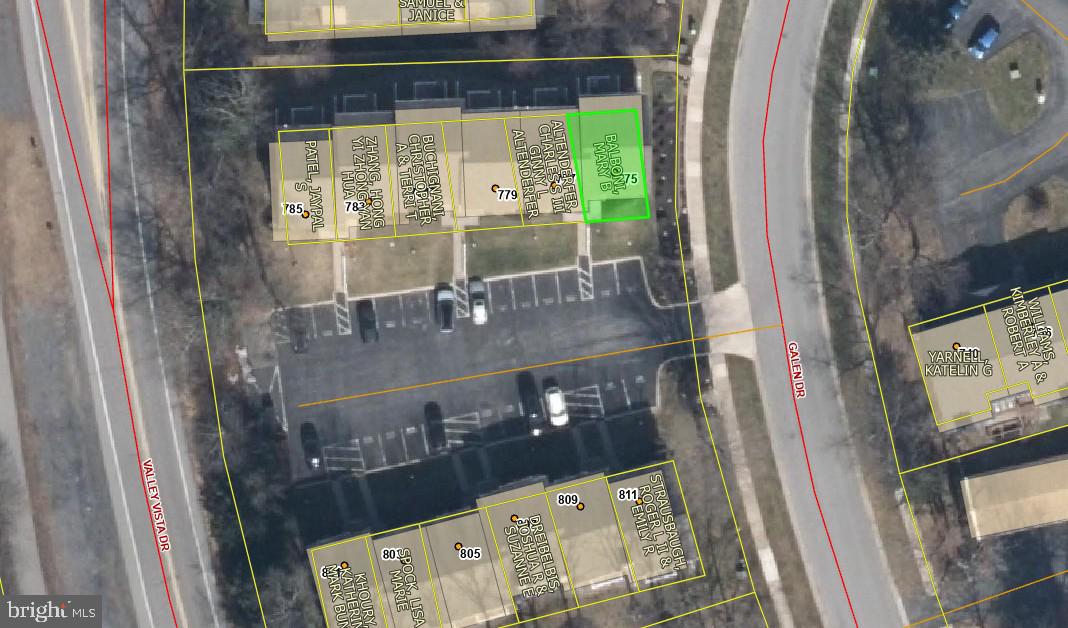 MAPLEWOOD TOWNHOUSES - Residential