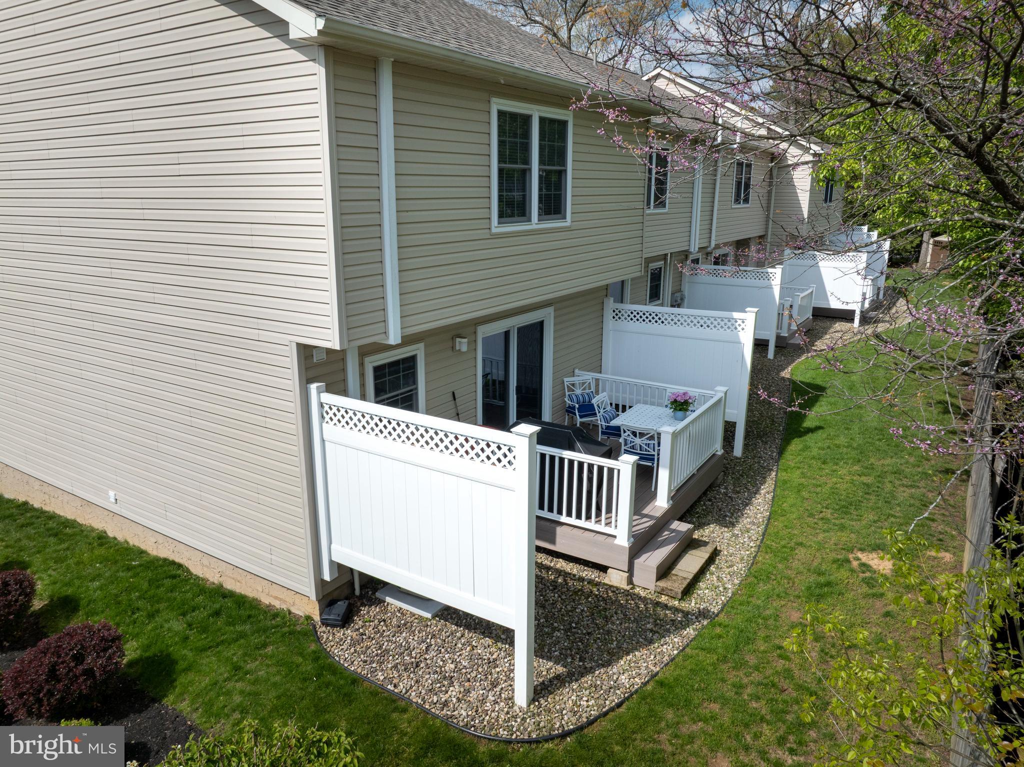 MAPLEWOOD TOWNHOUSES - Residential