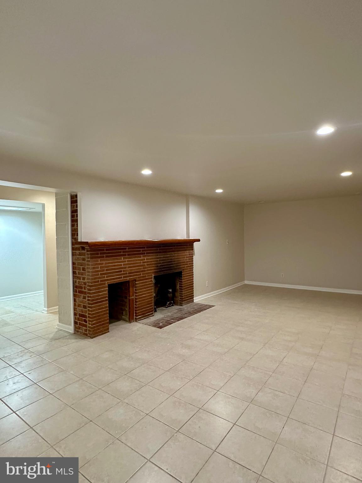 LEWISDALE - Residential Lease