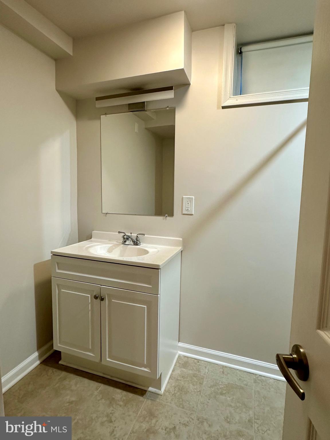 LEWISDALE - Residential Lease