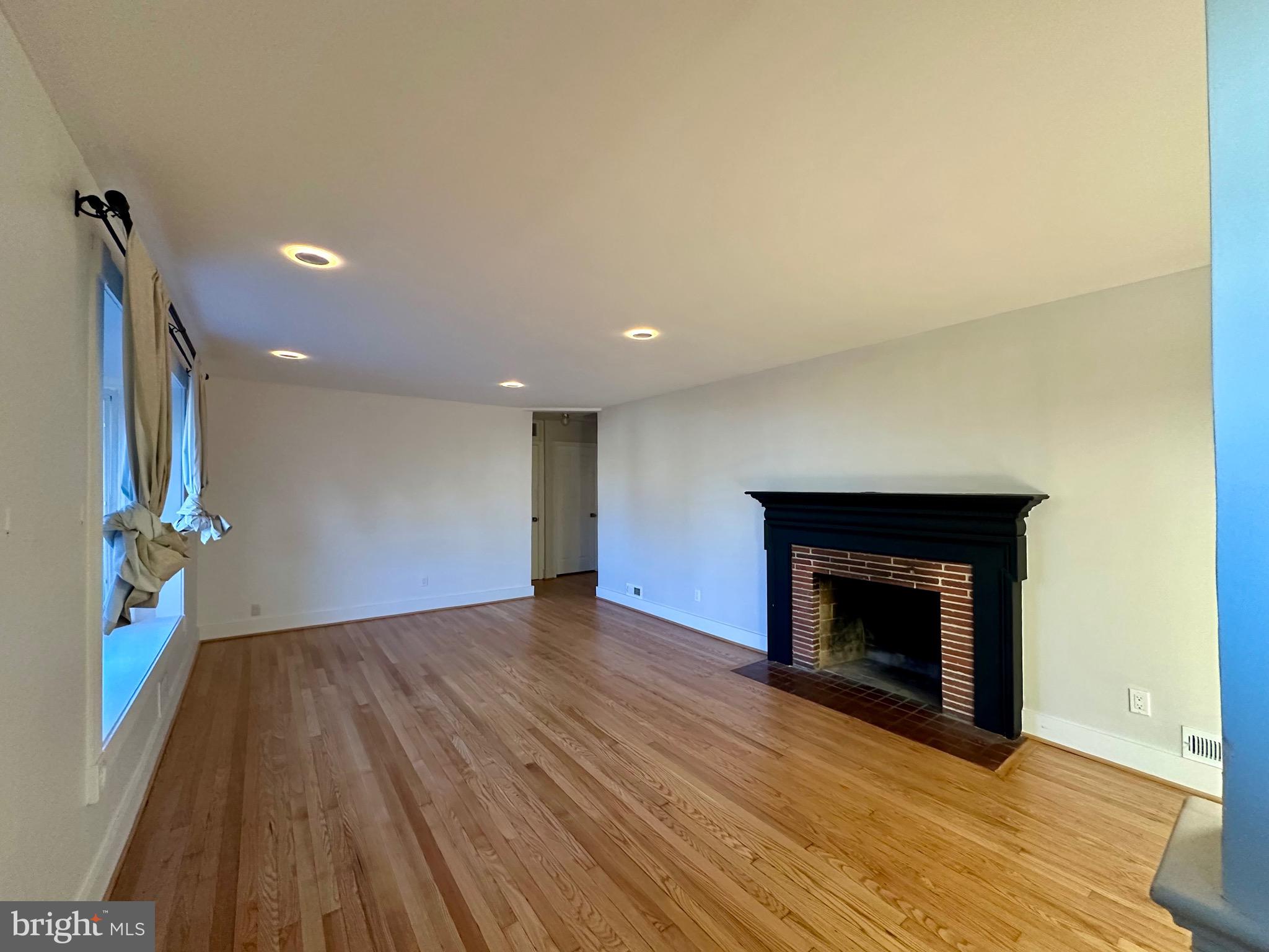 LEWISDALE - Residential Lease