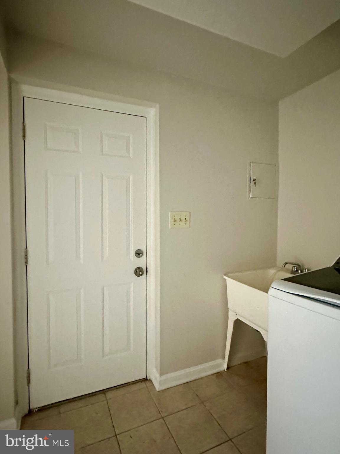 LEWISDALE - Residential Lease