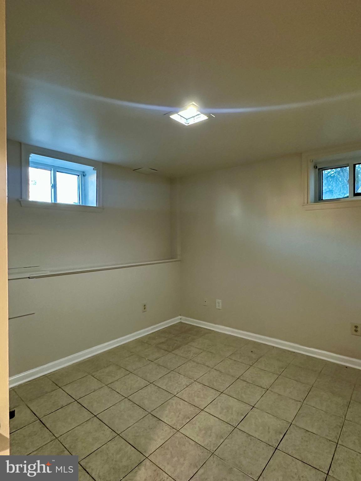 LEWISDALE - Residential Lease