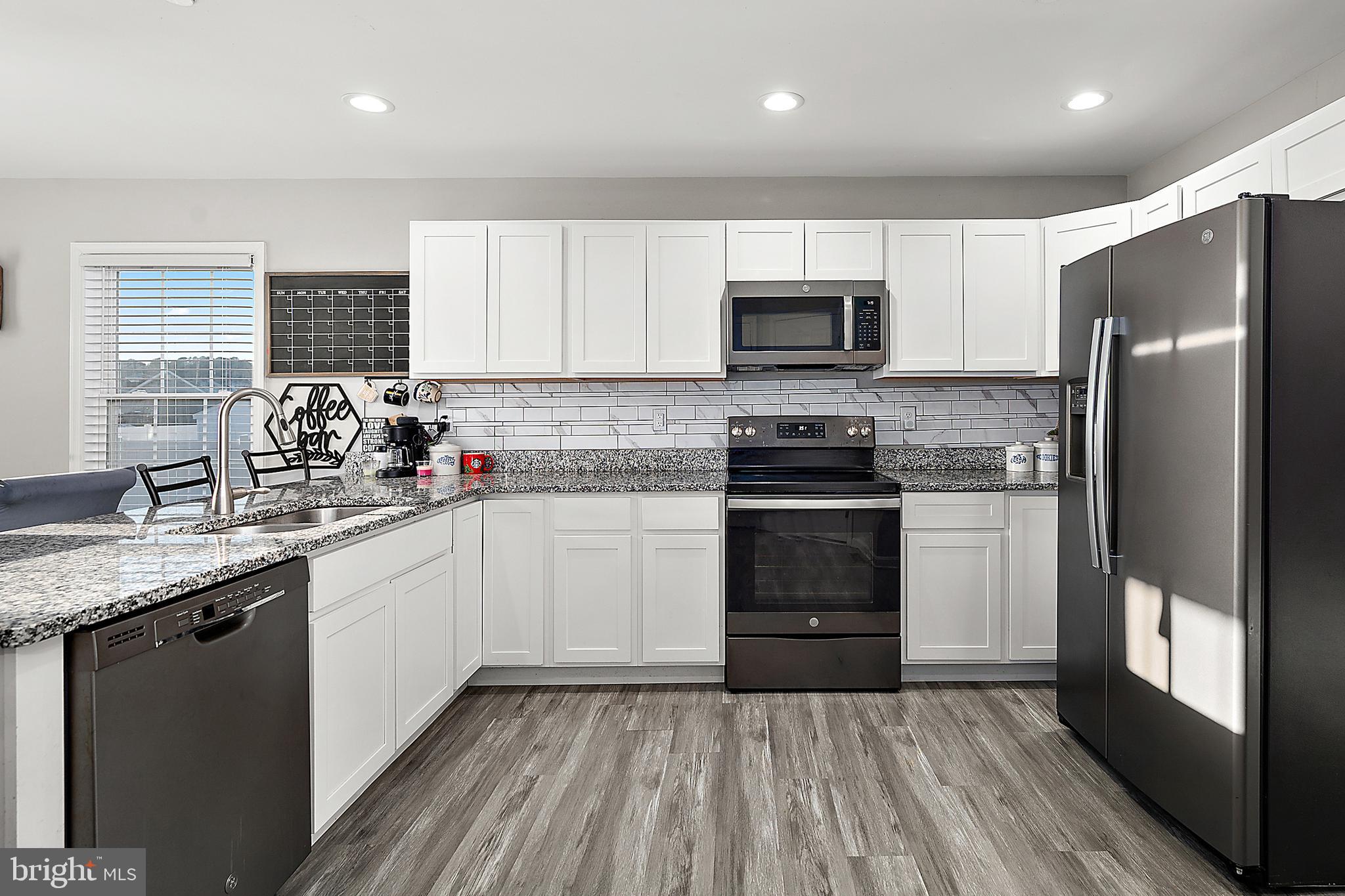 WOODLAND MANOR - Residential