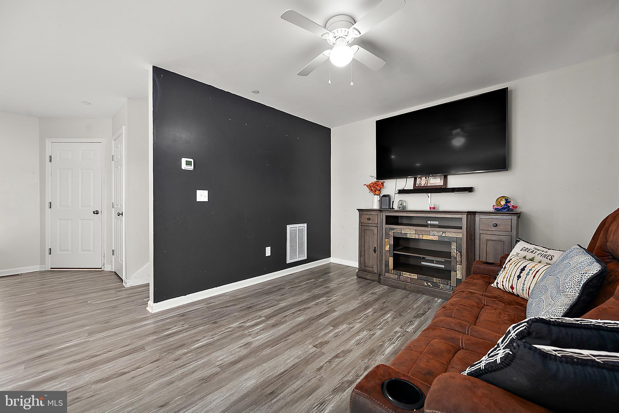 WOODLAND MANOR - Residential