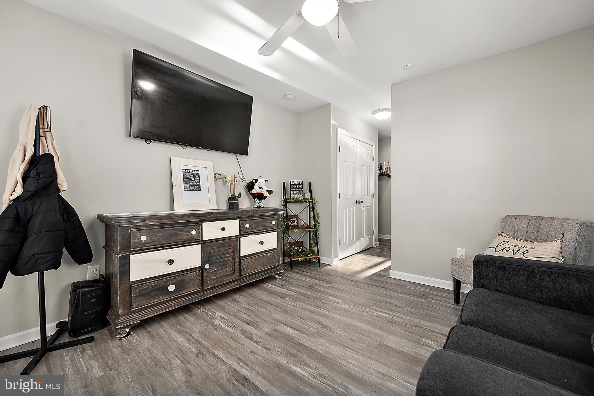 WOODLAND MANOR - Residential