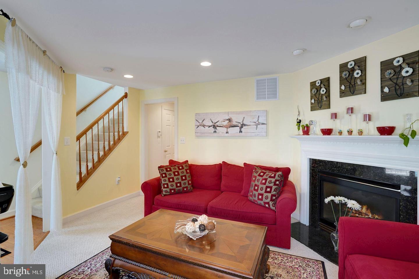 FAIR CREST - Residential Lease