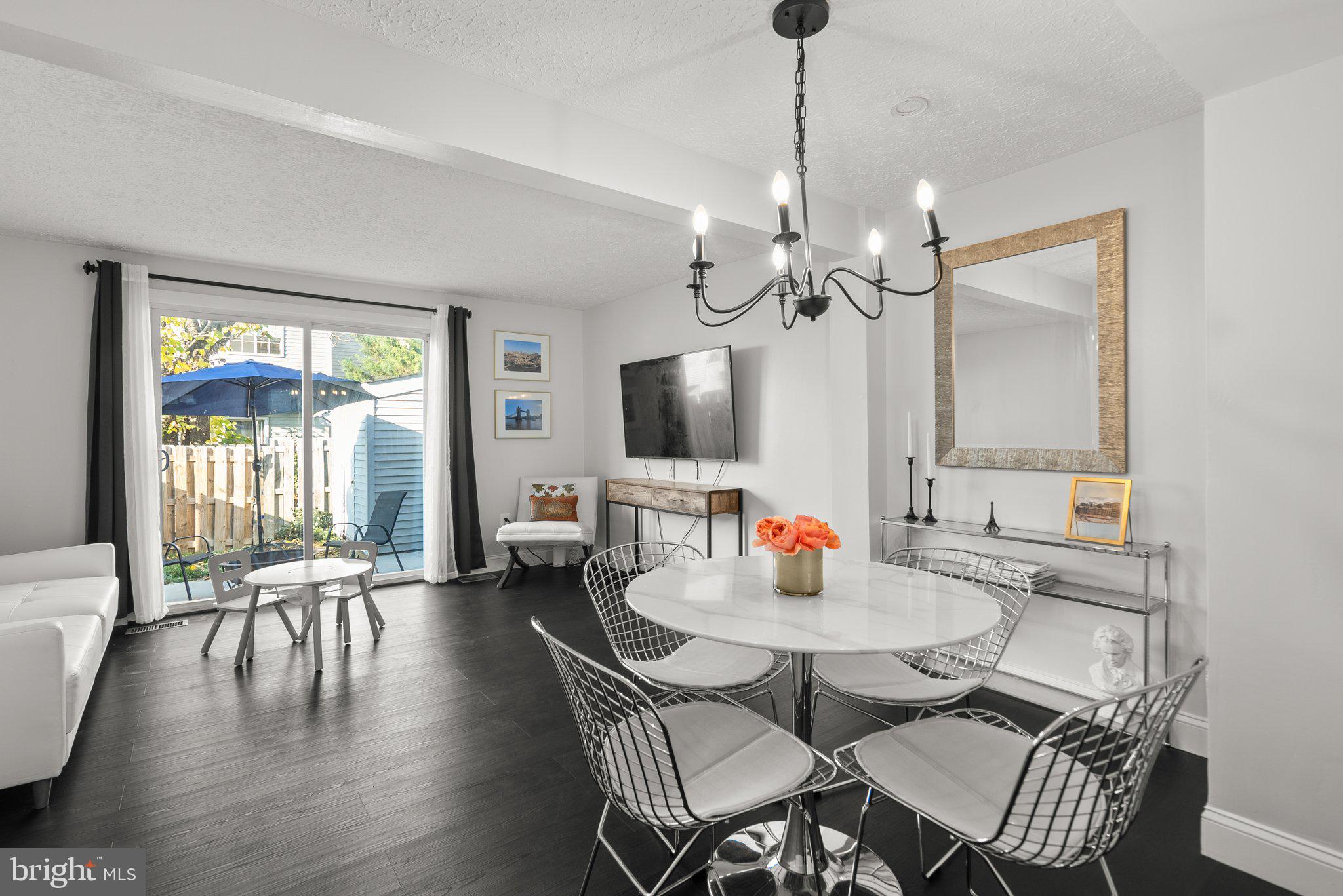 MIDDLEBROOK COMMONS - Residential