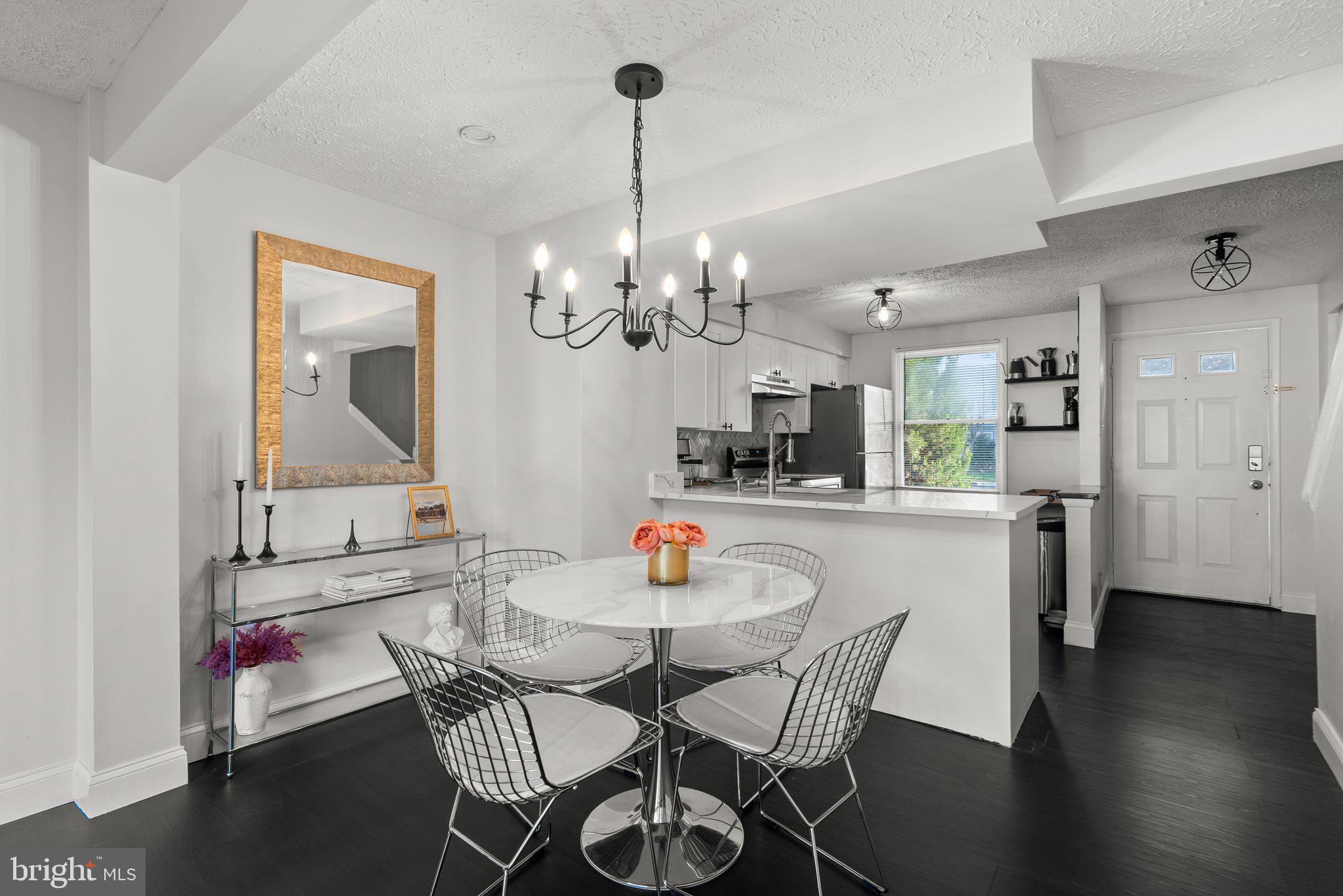 MIDDLEBROOK COMMONS - Residential