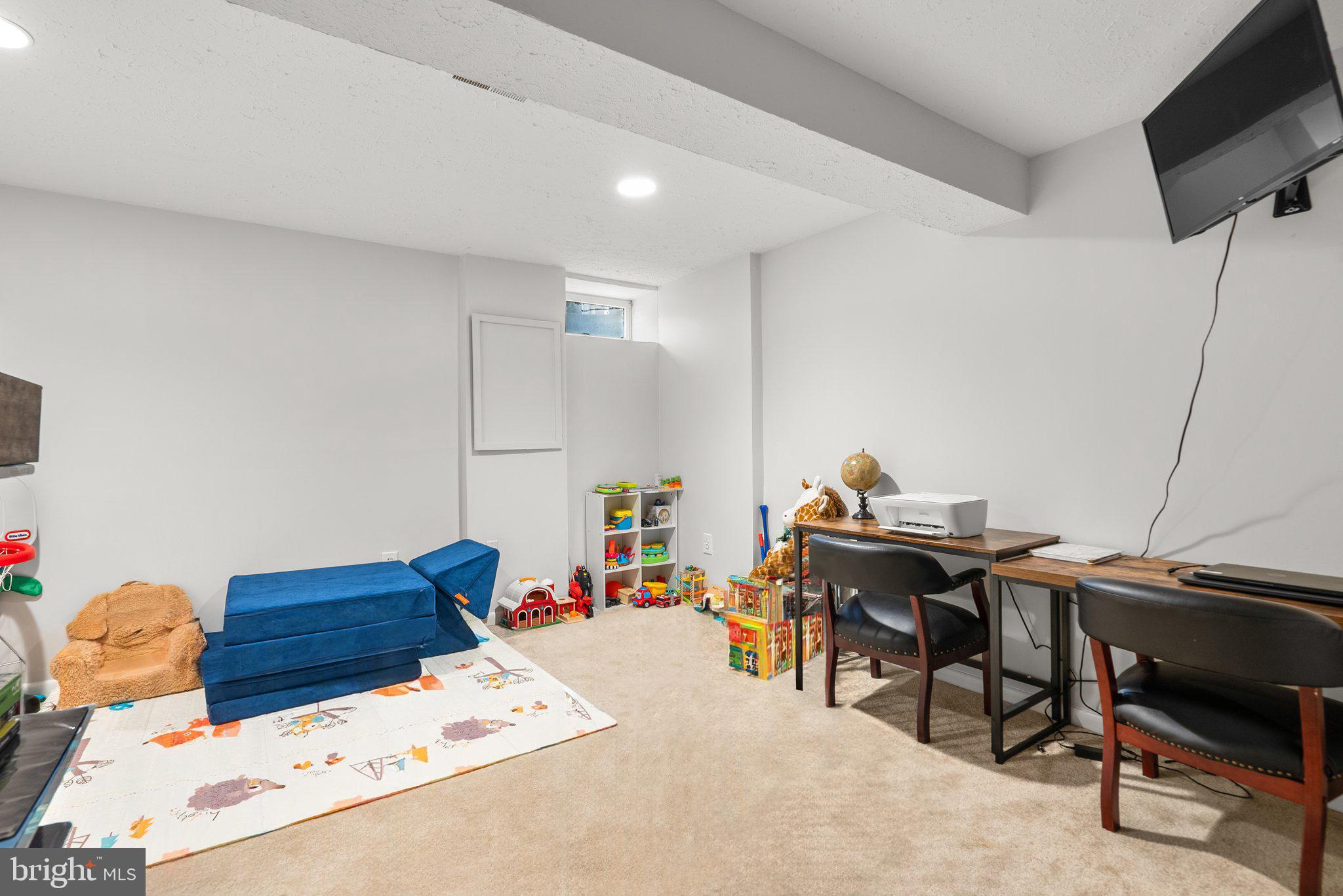 MIDDLEBROOK COMMONS - Residential