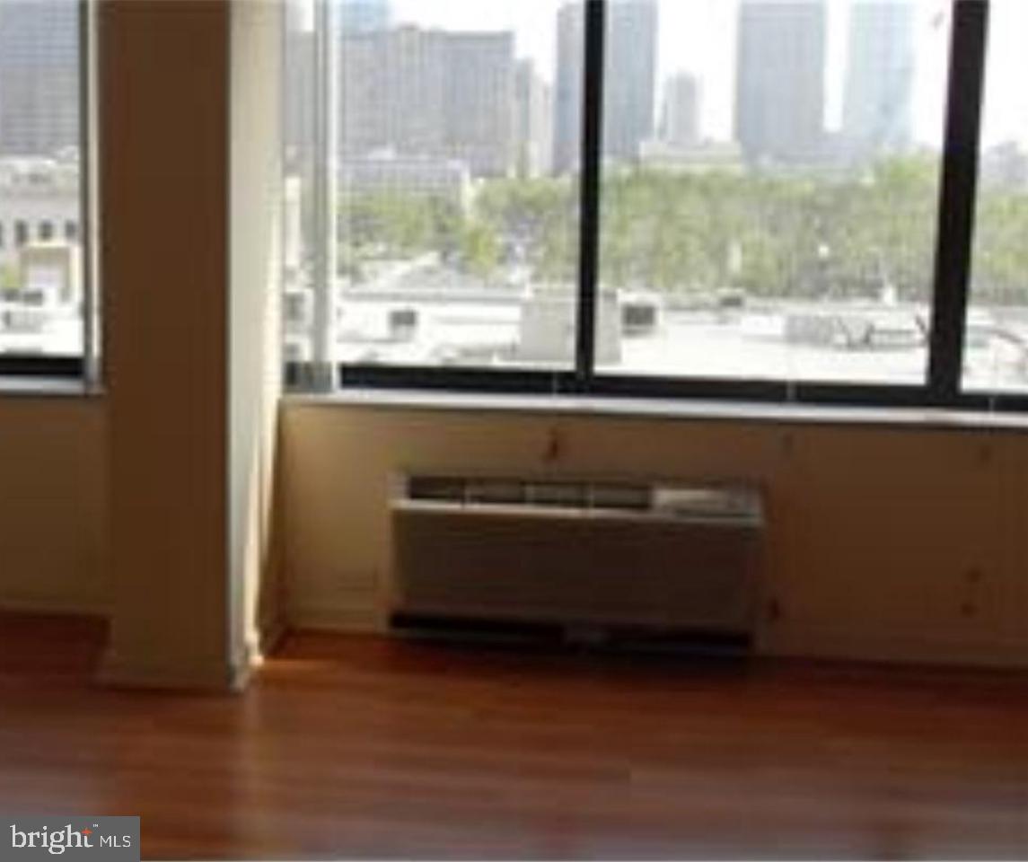 ART MUSEUM AREA - Residential Lease