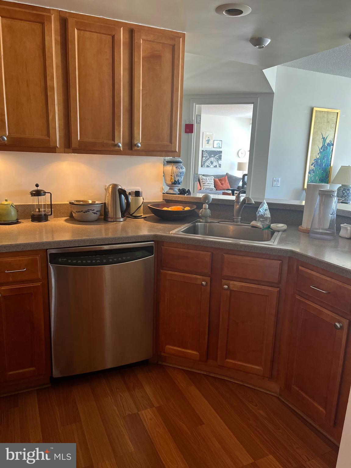 ART MUSEUM AREA - Residential Lease