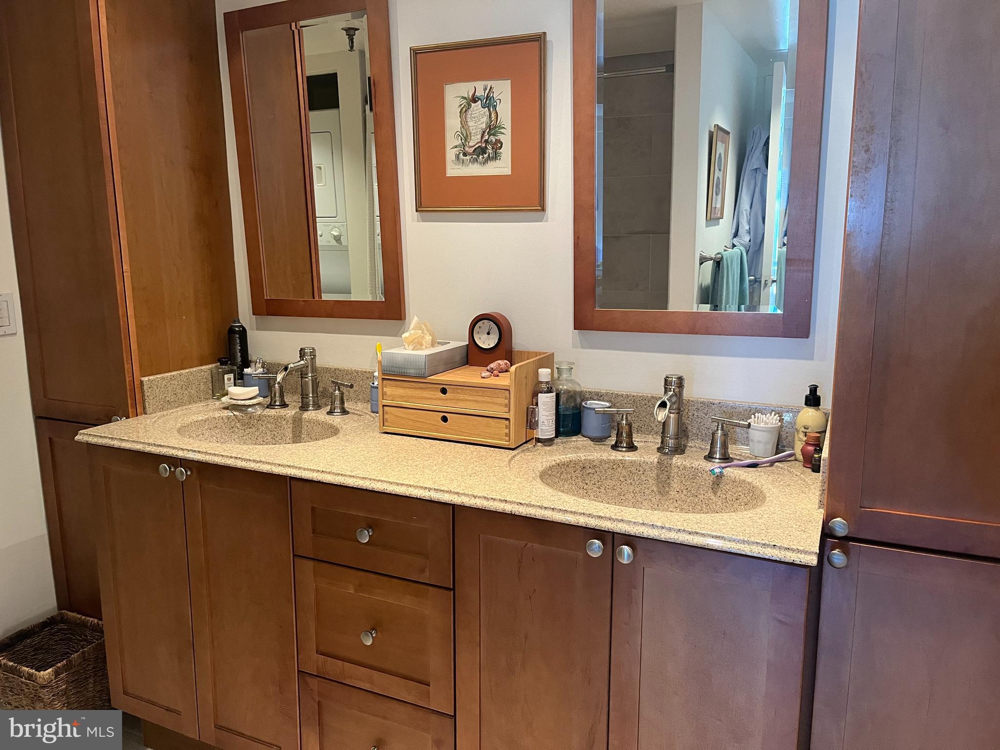 ART MUSEUM AREA - Residential Lease