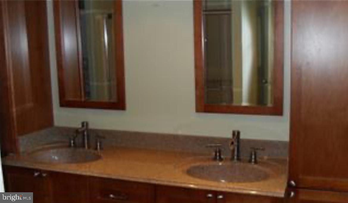 ART MUSEUM AREA - Residential Lease