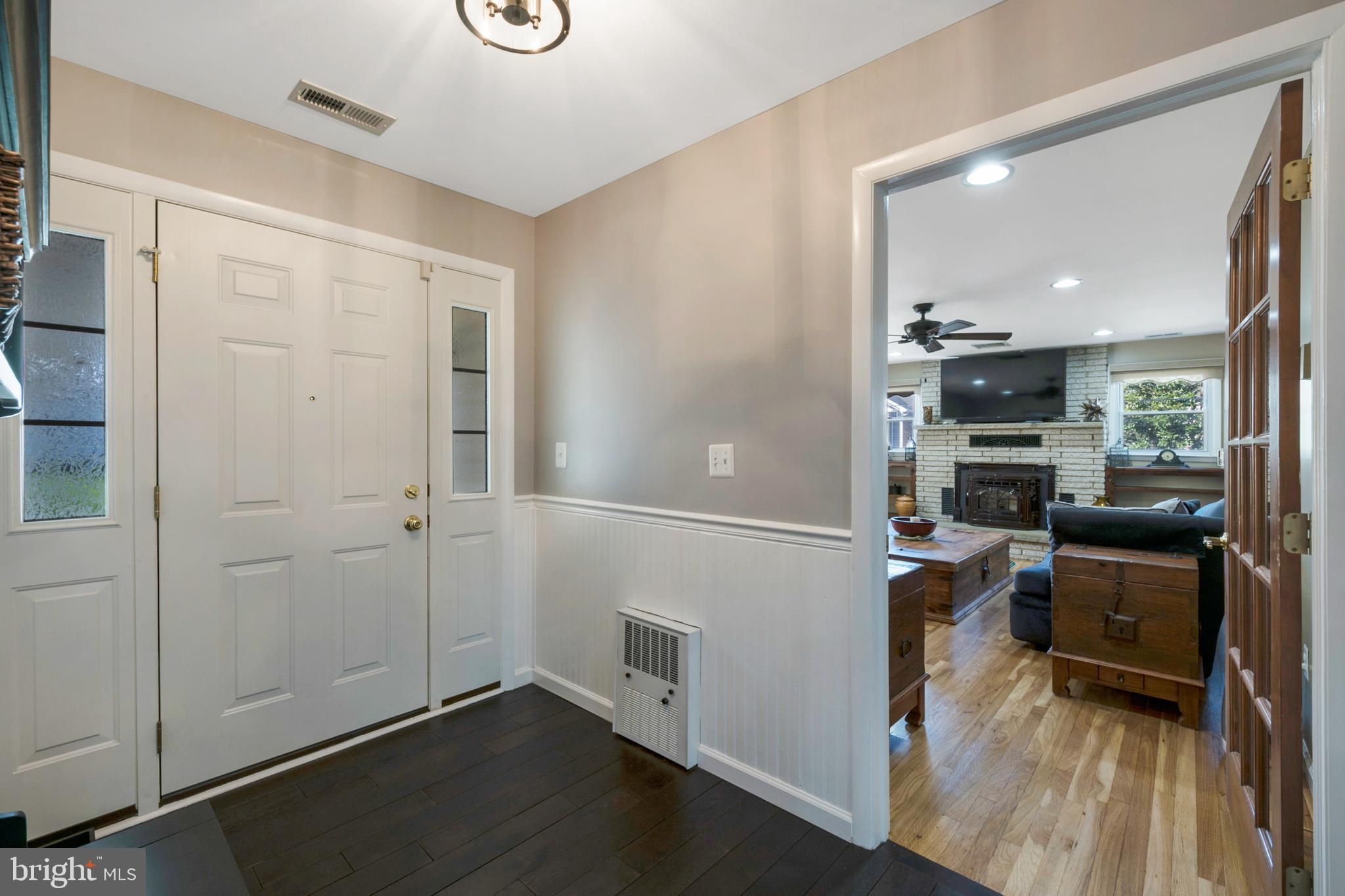 WOODLAND BEACH - Residential