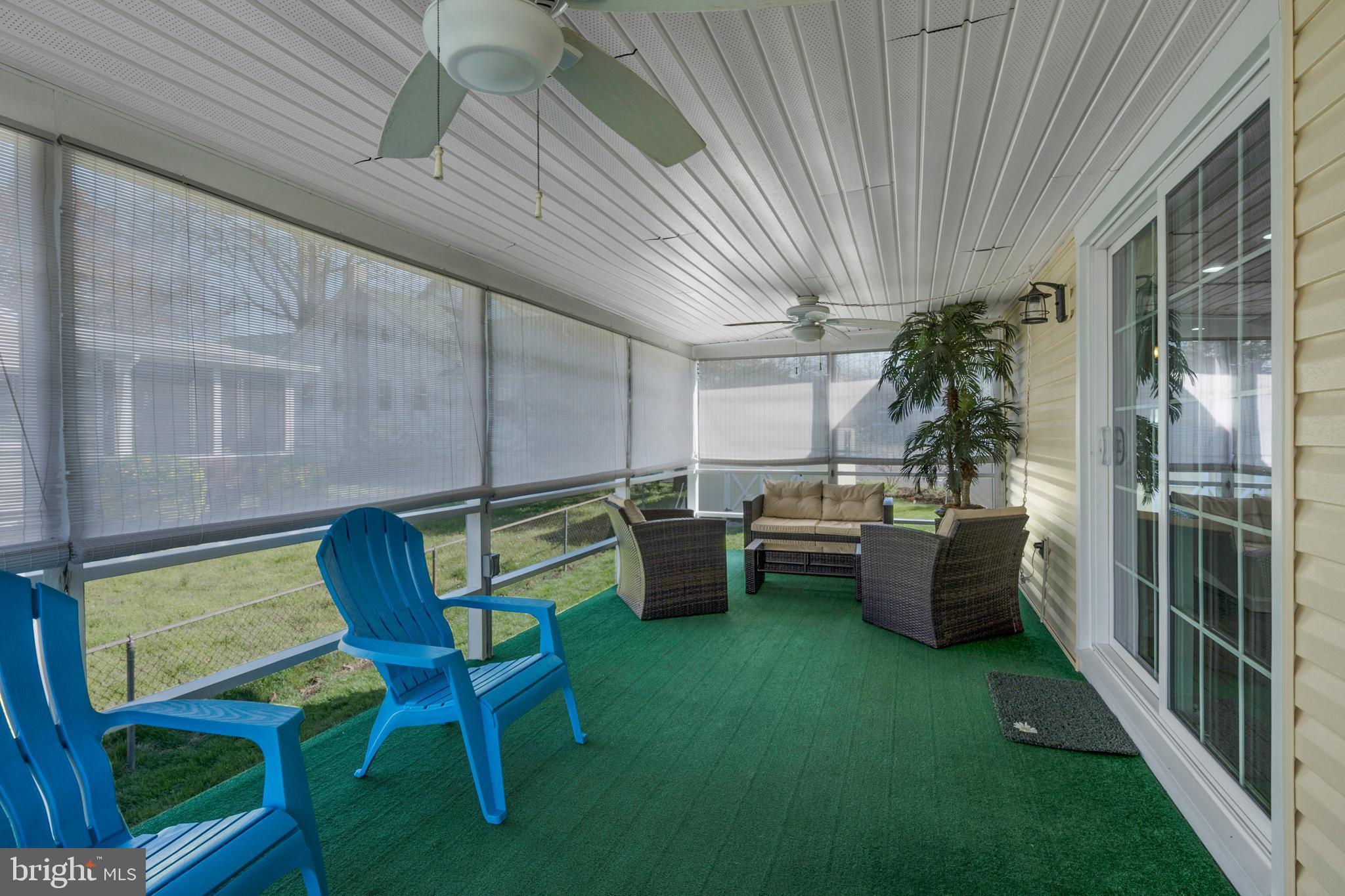 WOODLAND BEACH - Residential