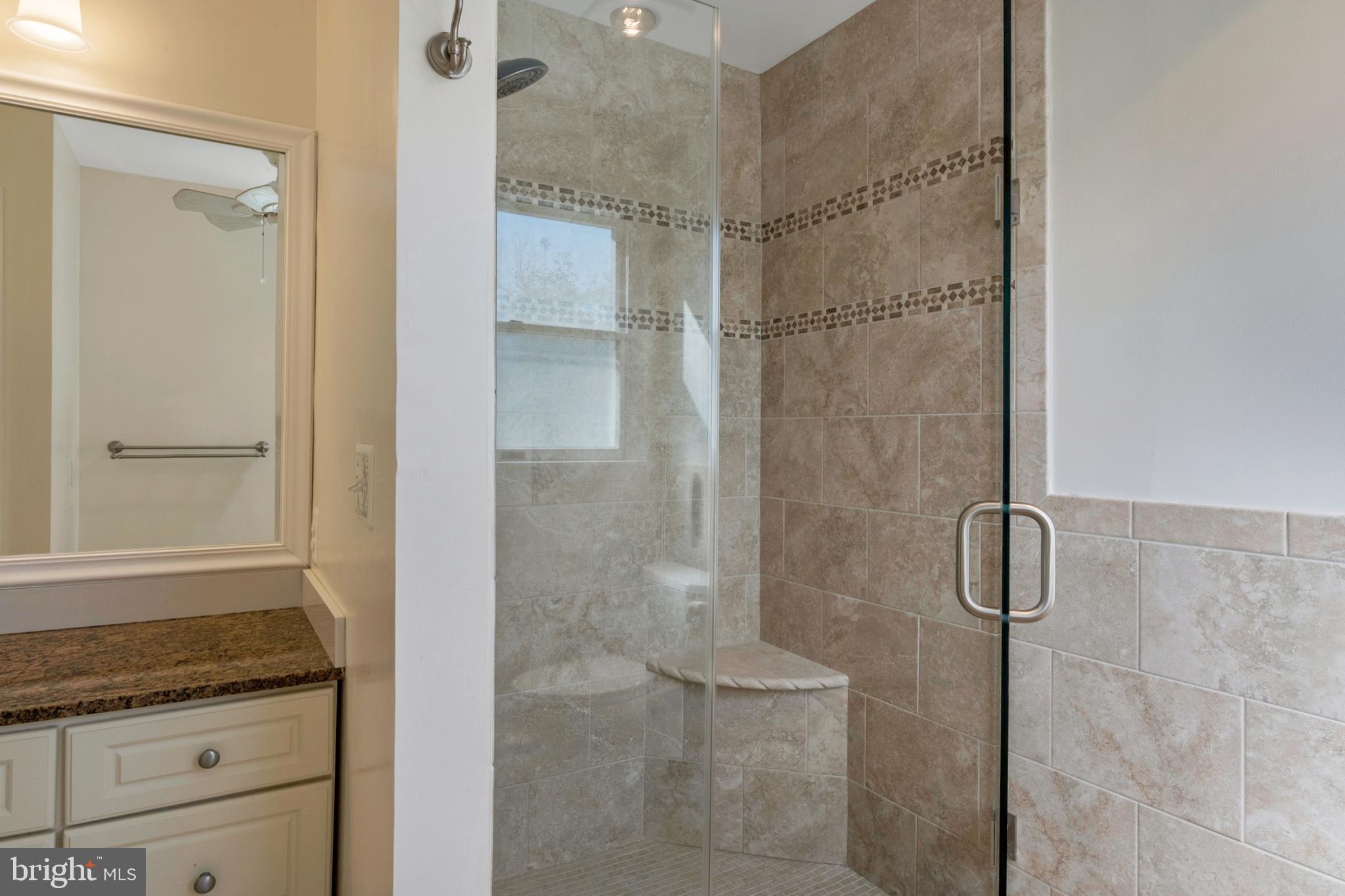 WOODLAND BEACH - Residential