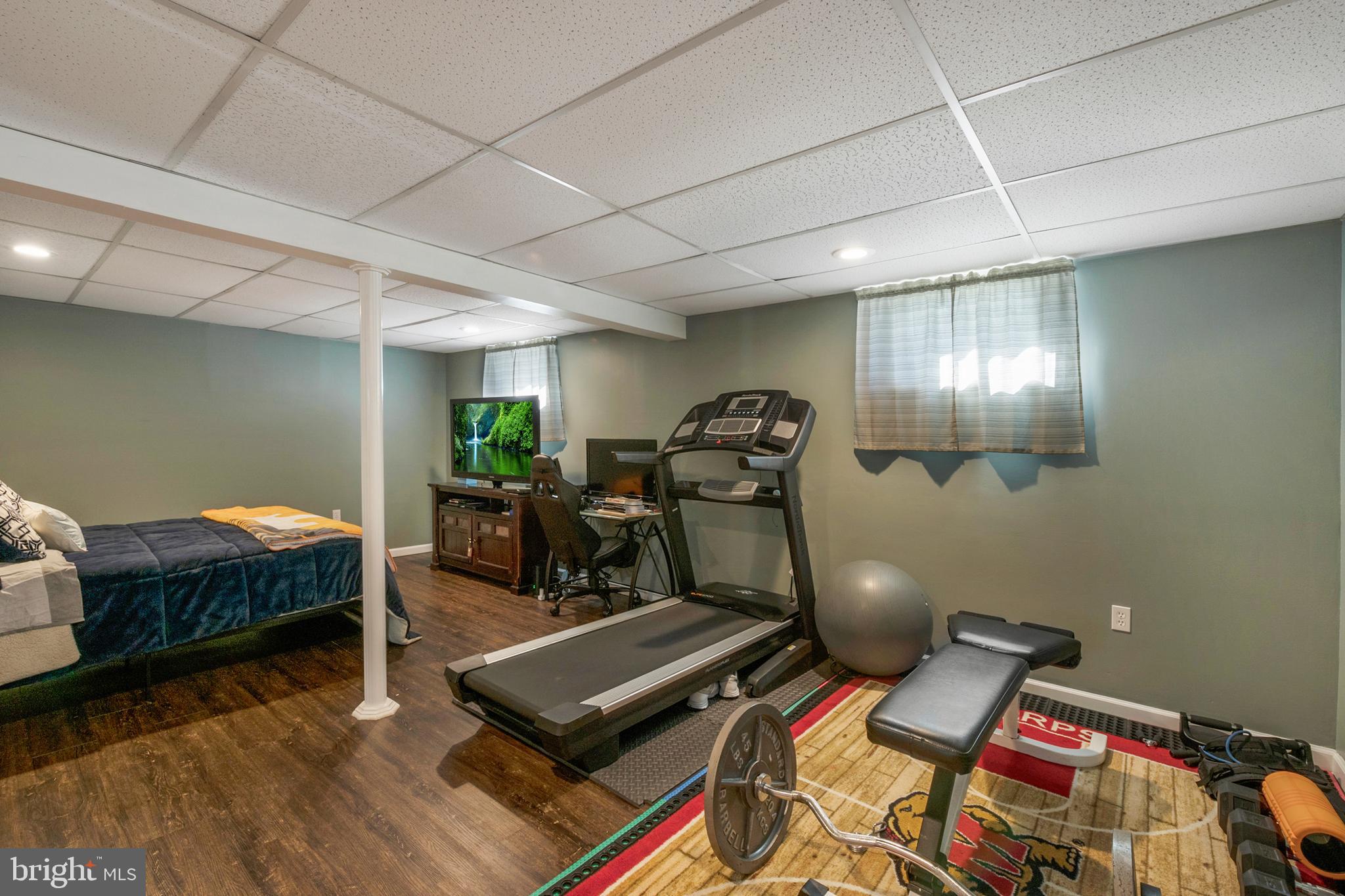 WOODLAND BEACH - Residential