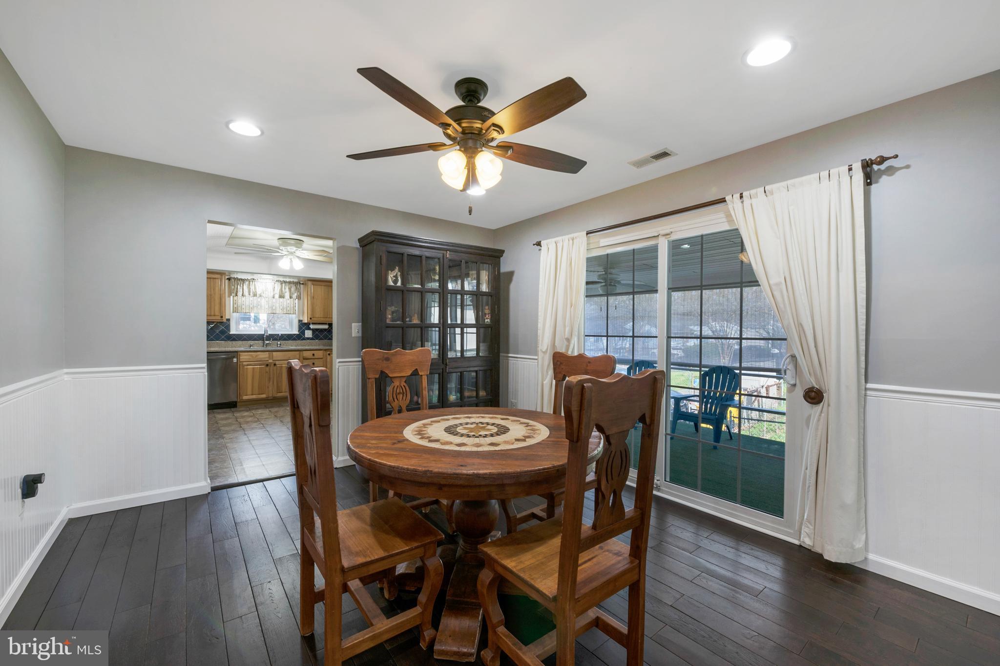 WOODLAND BEACH - Residential