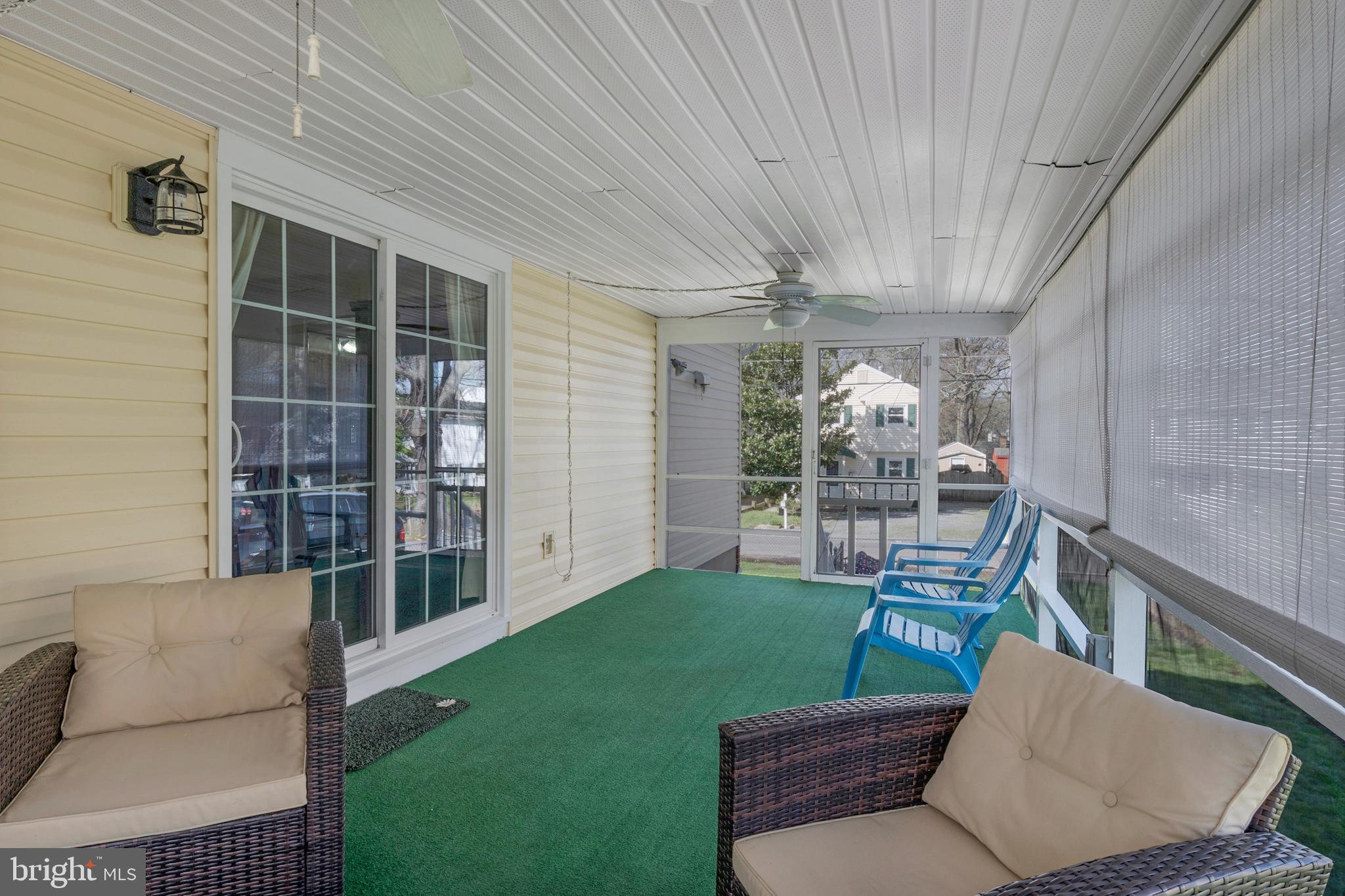 WOODLAND BEACH - Residential