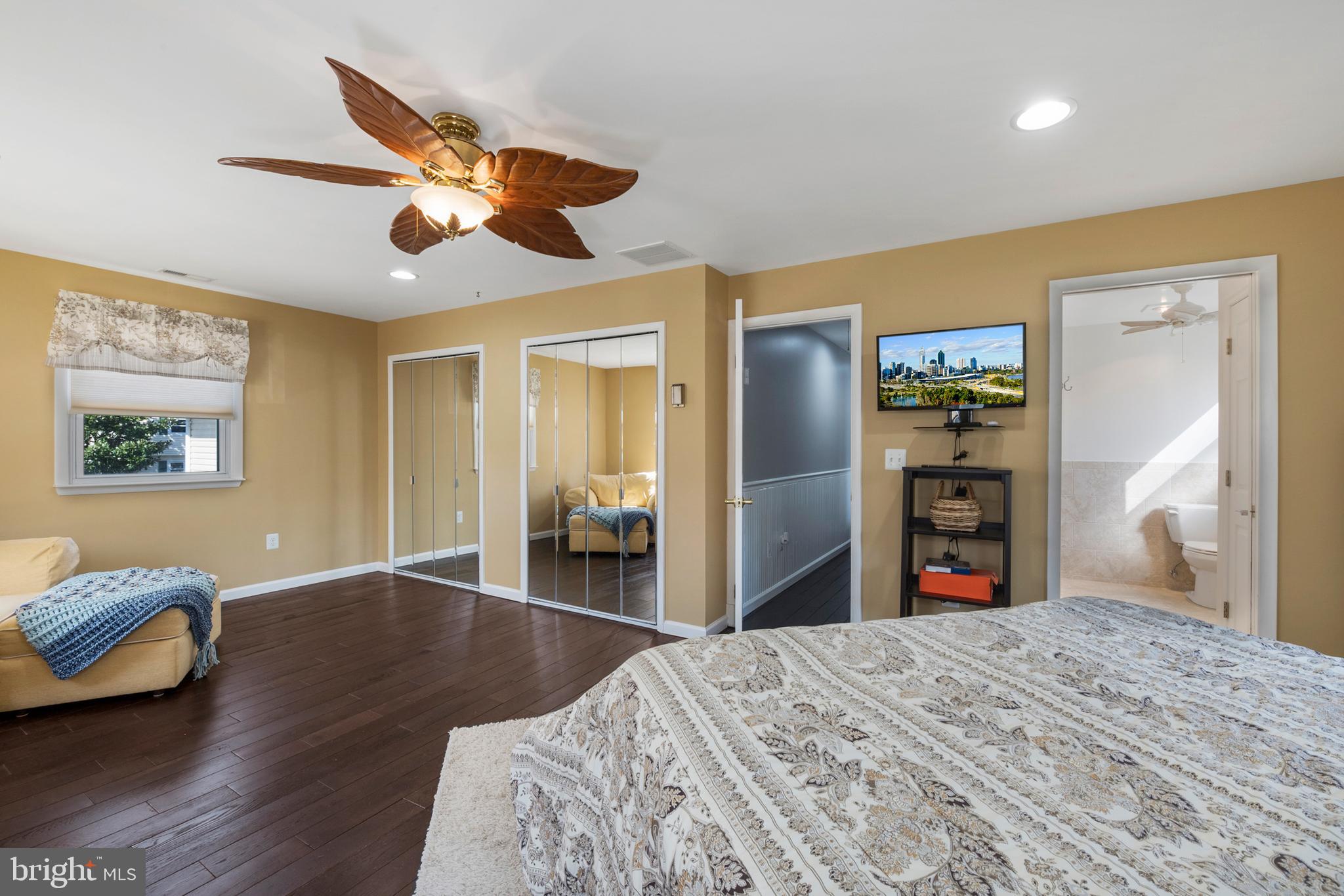 WOODLAND BEACH - Residential