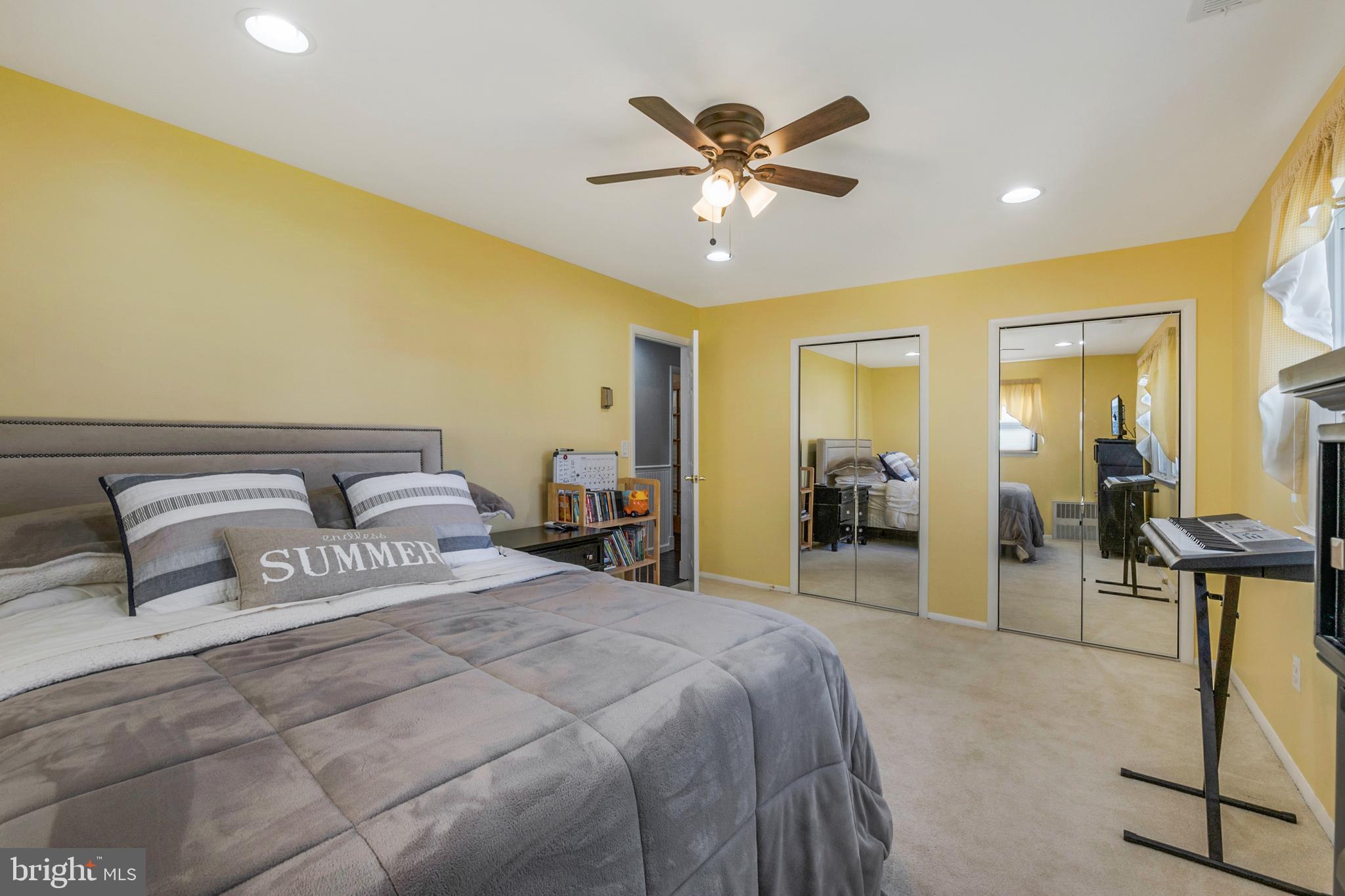 WOODLAND BEACH - Residential