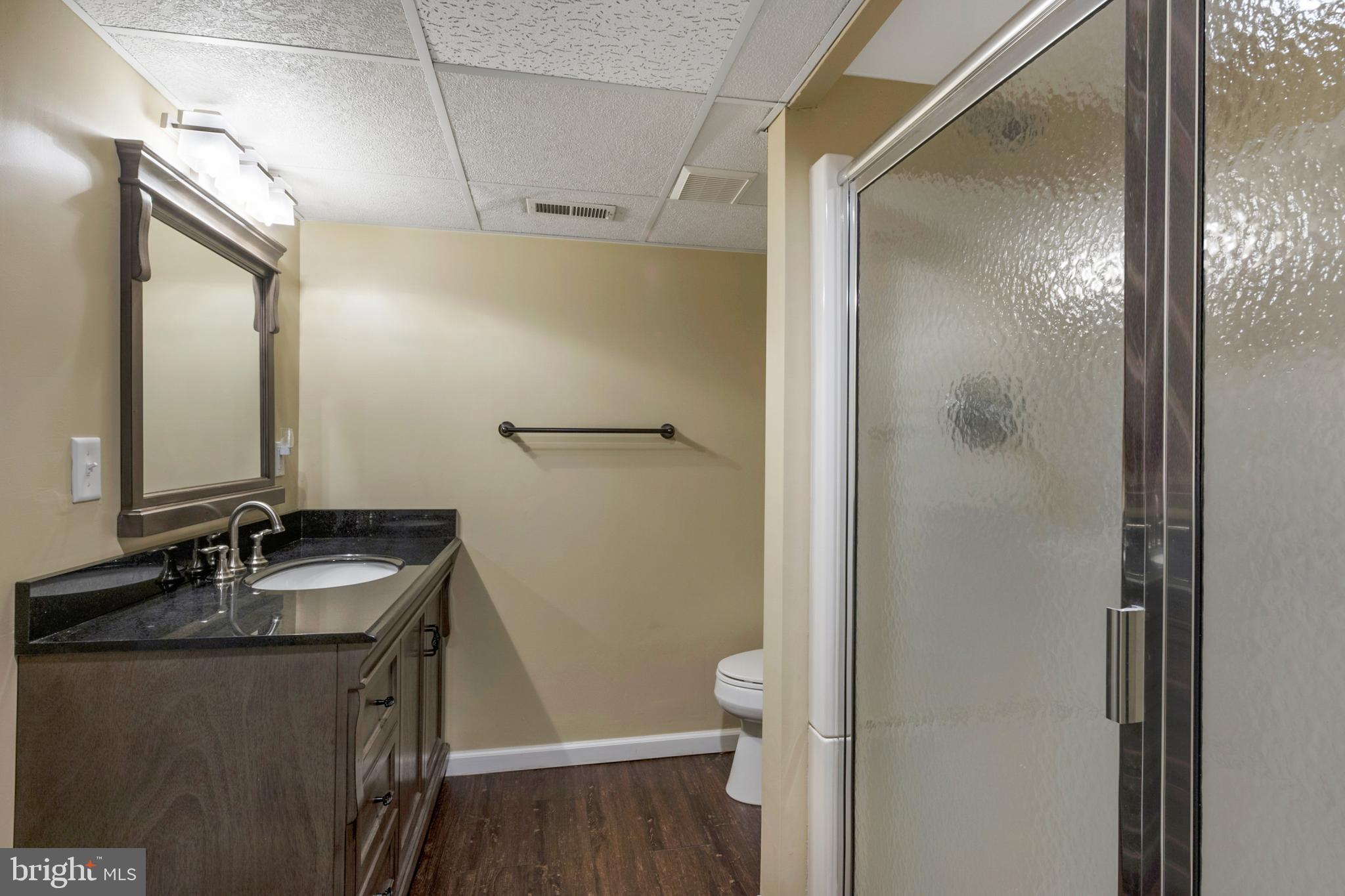 WOODLAND BEACH - Residential