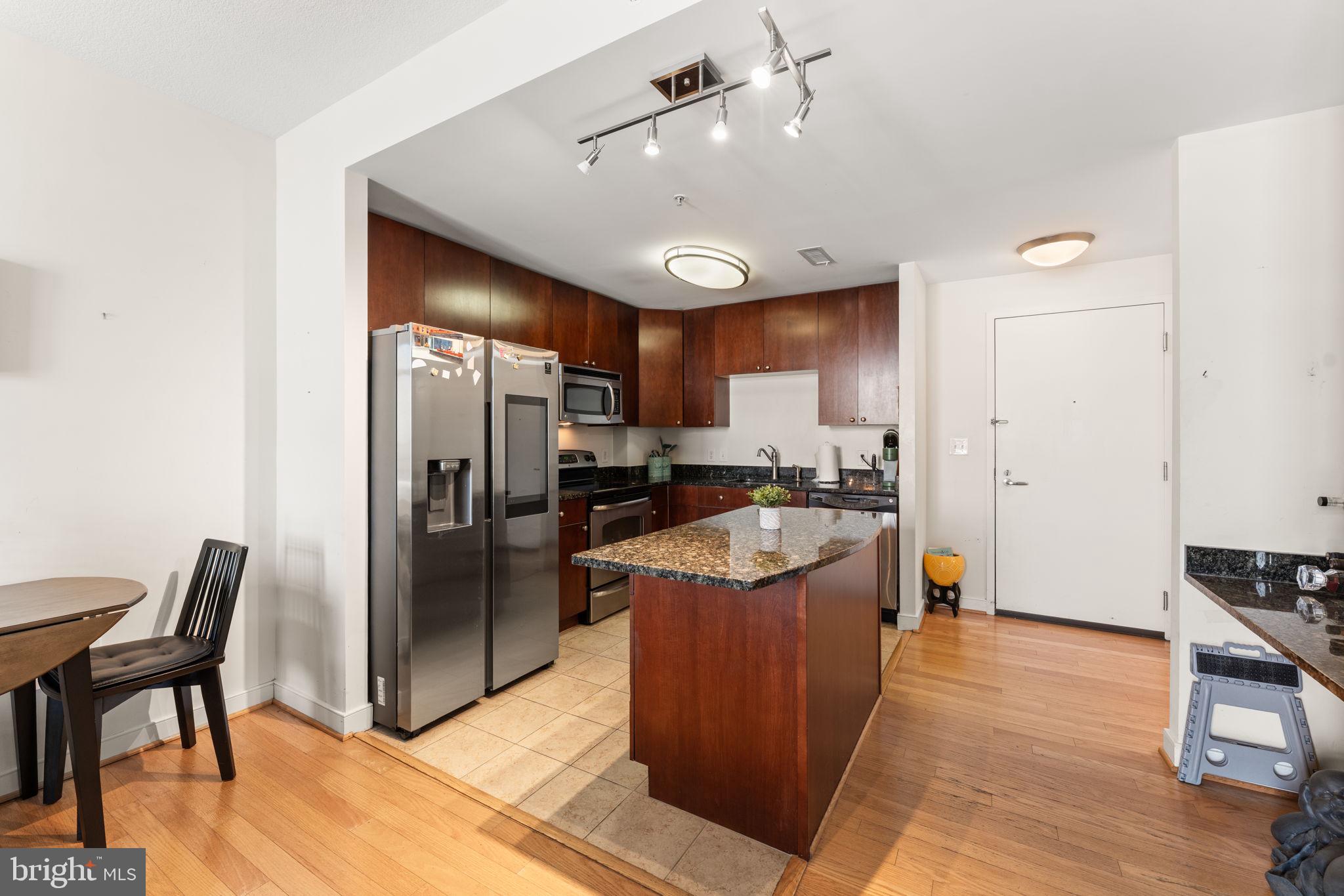 ONE NATIONAL HARBOR CONDOMINIUM - Residential