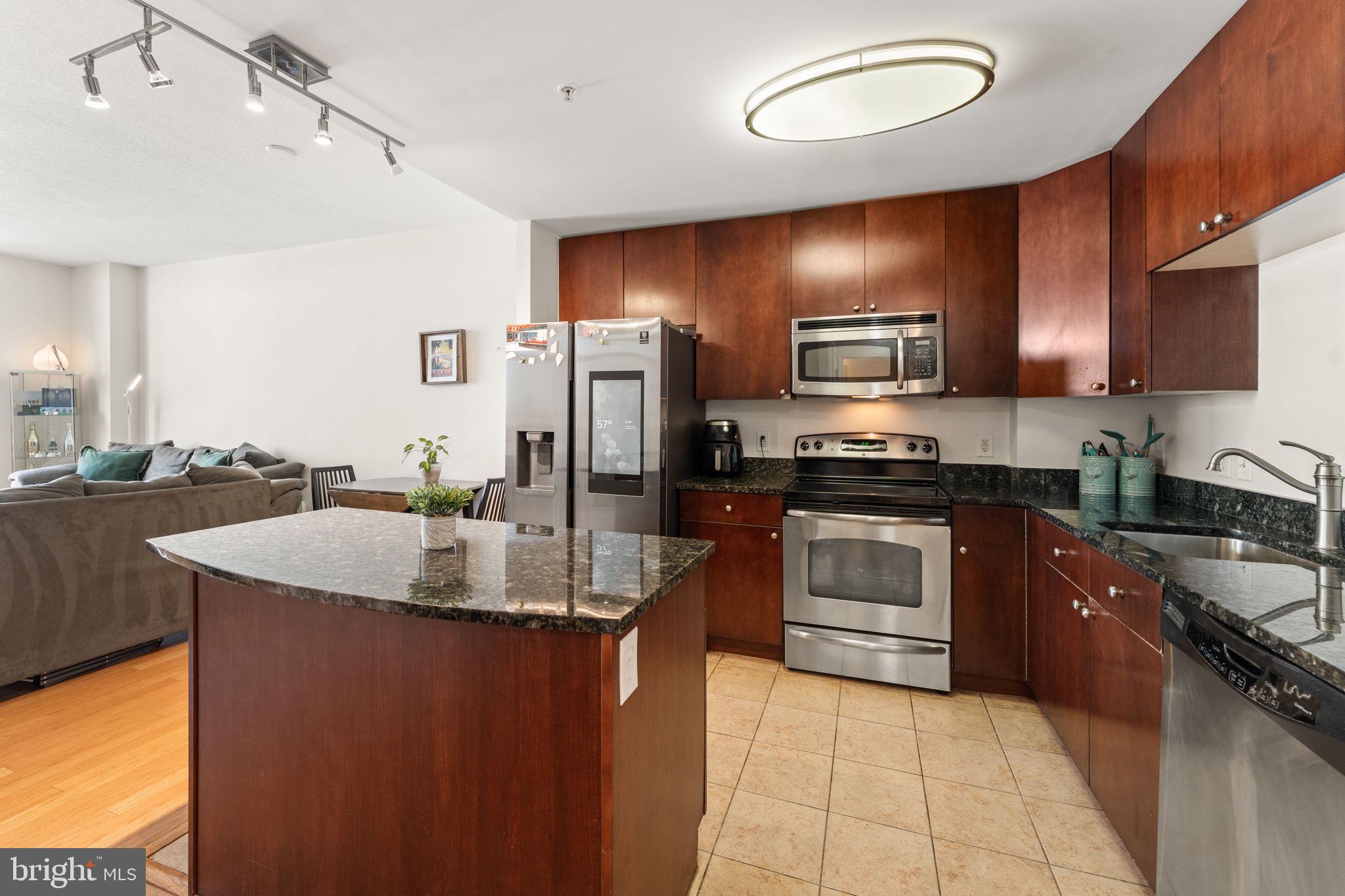 ONE NATIONAL HARBOR CONDOMINIUM - Residential