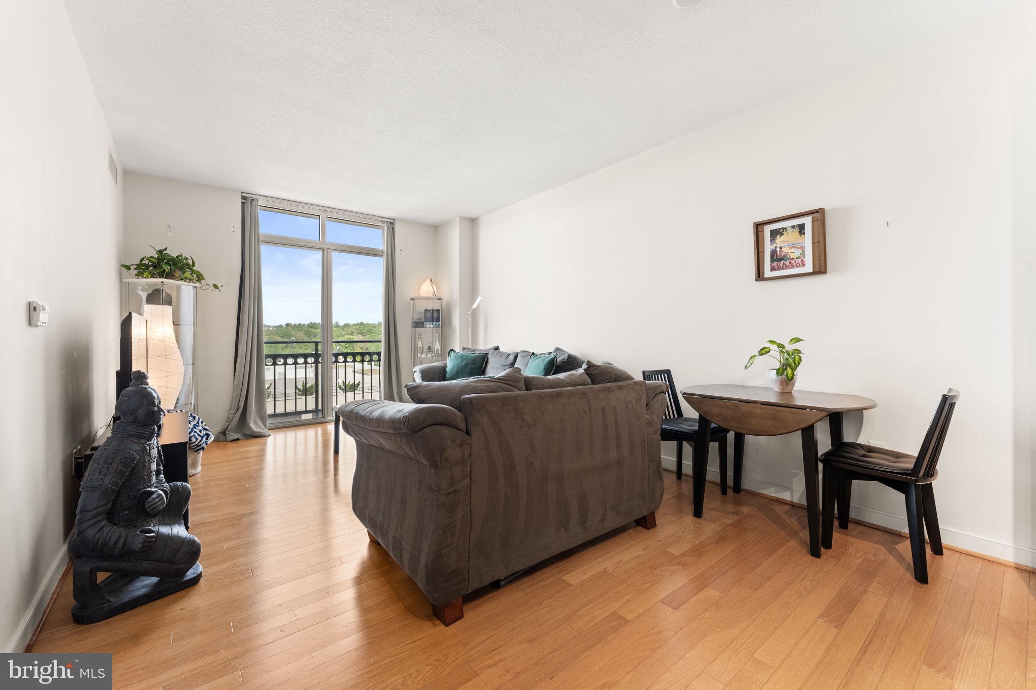 ONE NATIONAL HARBOR CONDOMINIUM - Residential