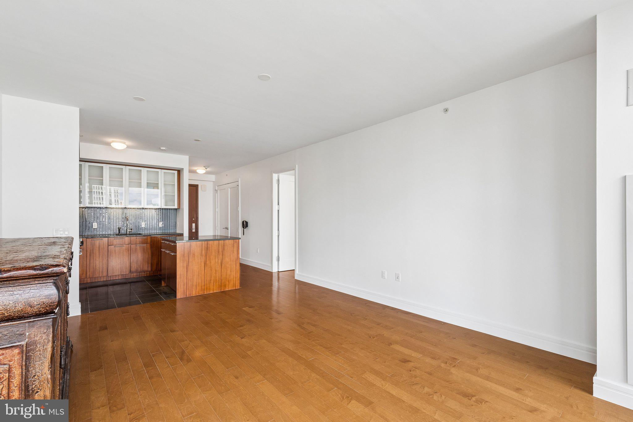 AVENUE OF THE ARTS - Residential