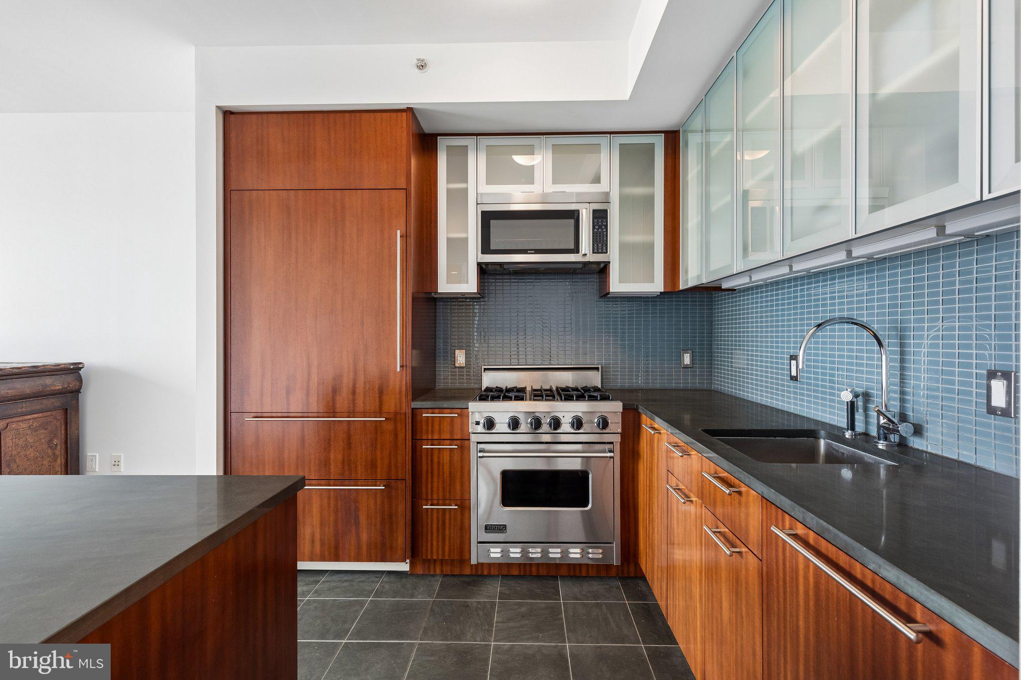 AVENUE OF THE ARTS - Residential