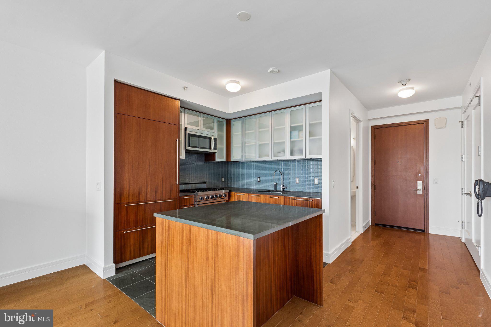 AVENUE OF THE ARTS - Residential
