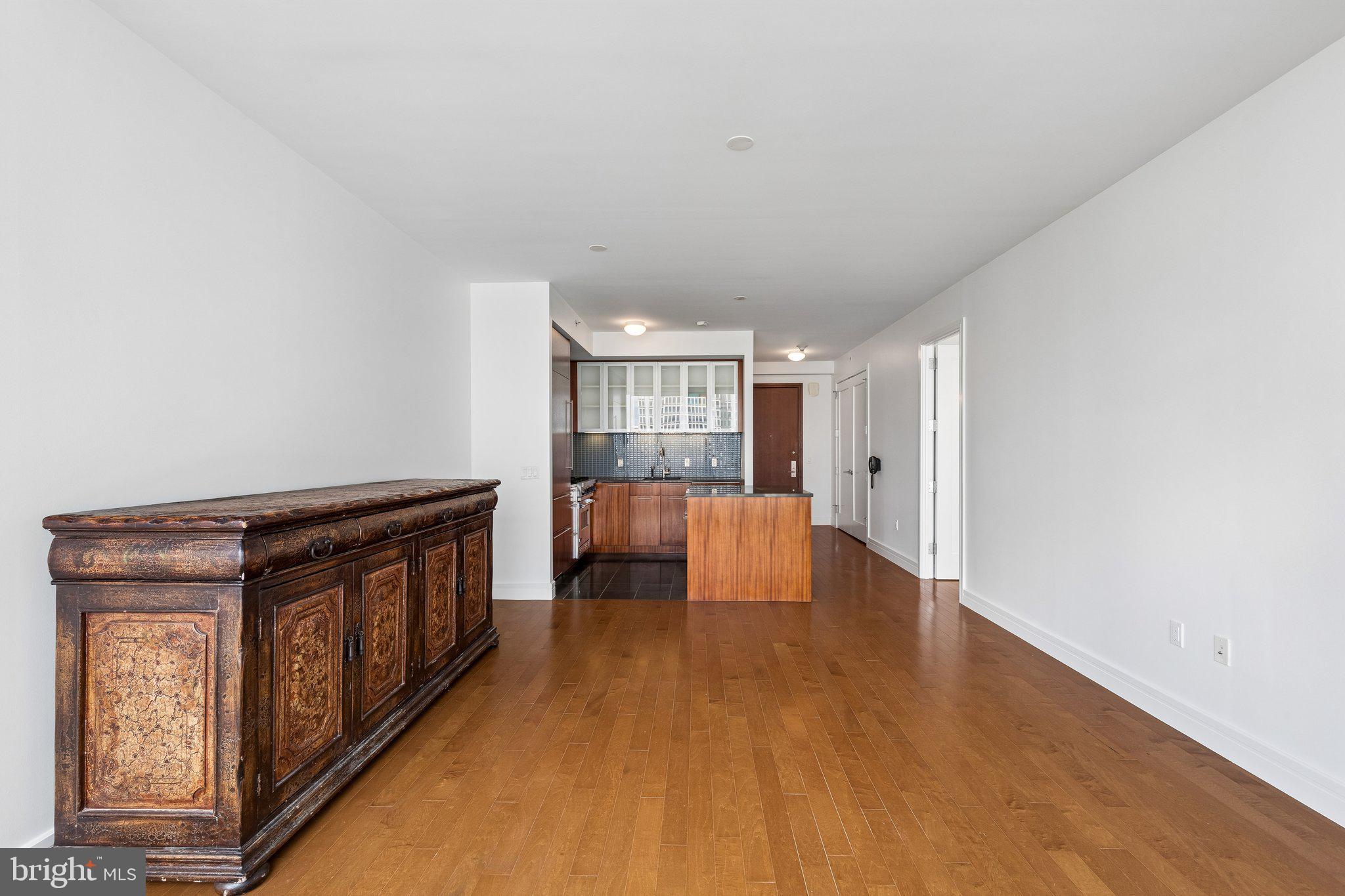 AVENUE OF THE ARTS - Residential
